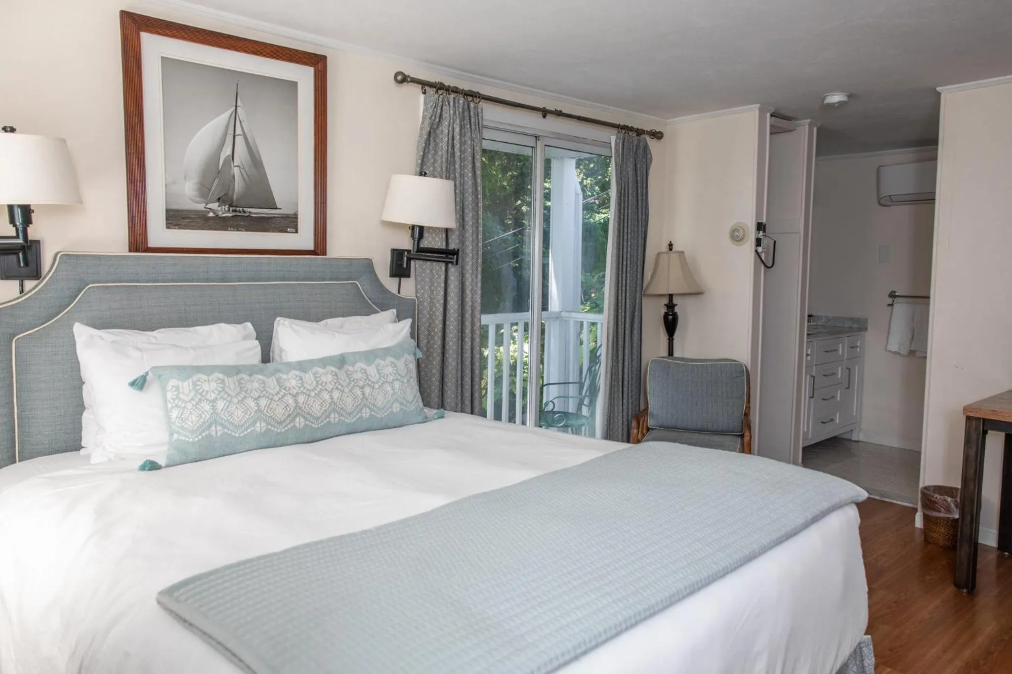 Bed in Three Village Inn