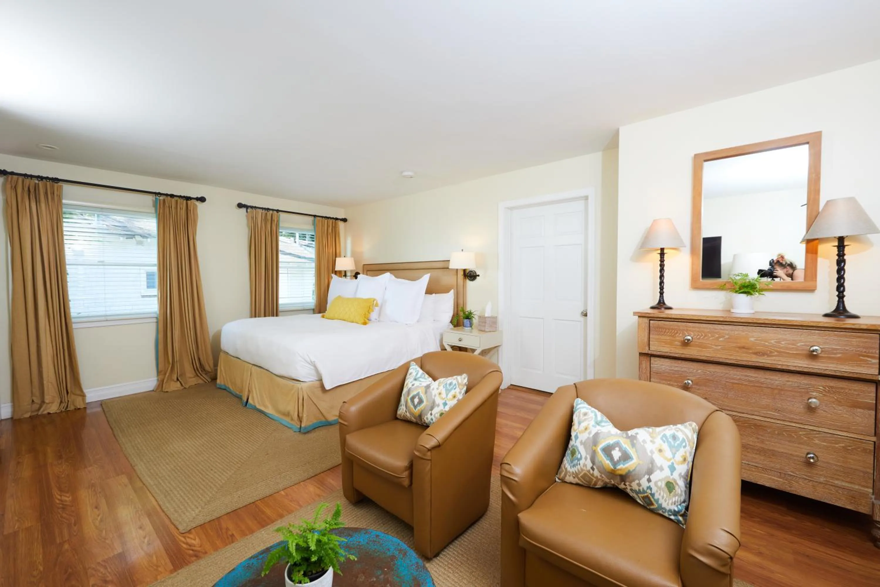 Bed in Three Village Inn