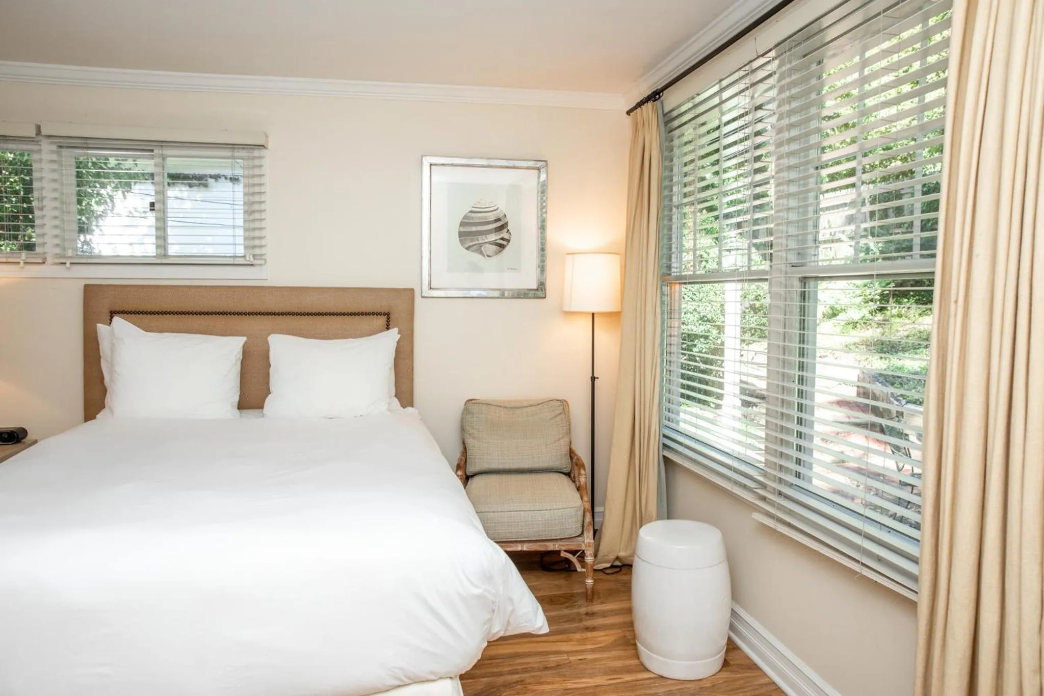 Bed in Three Village Inn