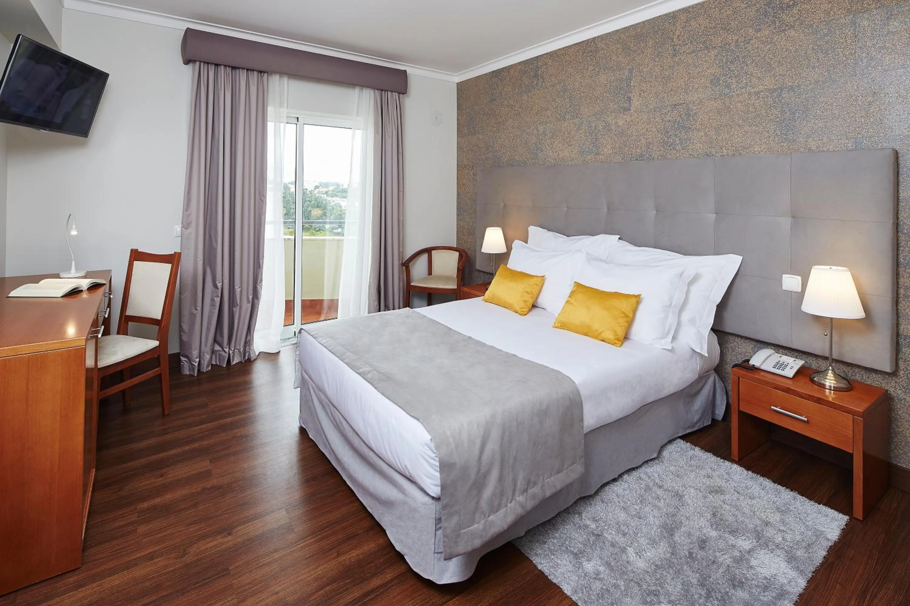 Bed in Luna Fatima Hotel