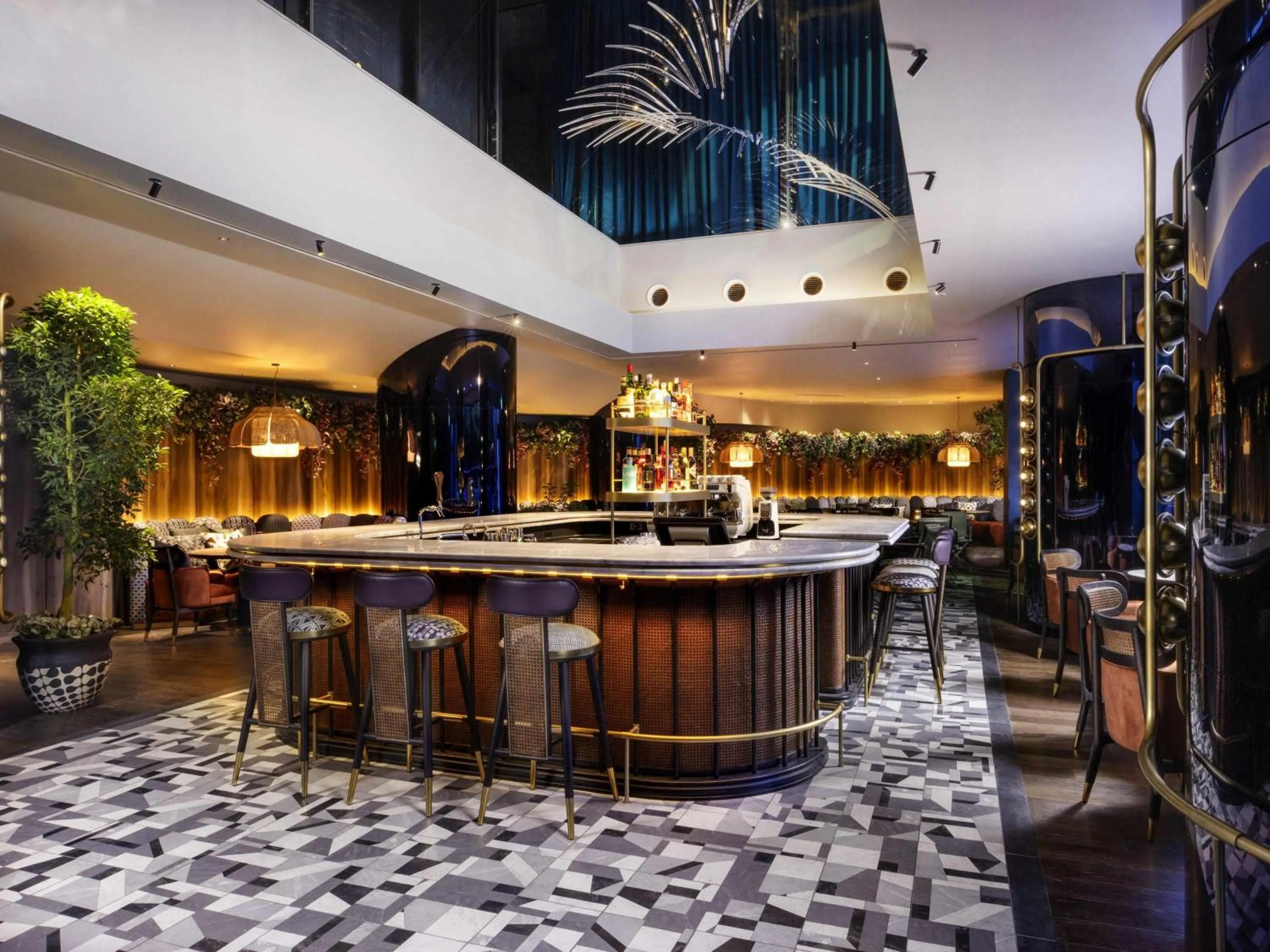 Restaurant/places to eat in Mercure Tokyo Hibiya