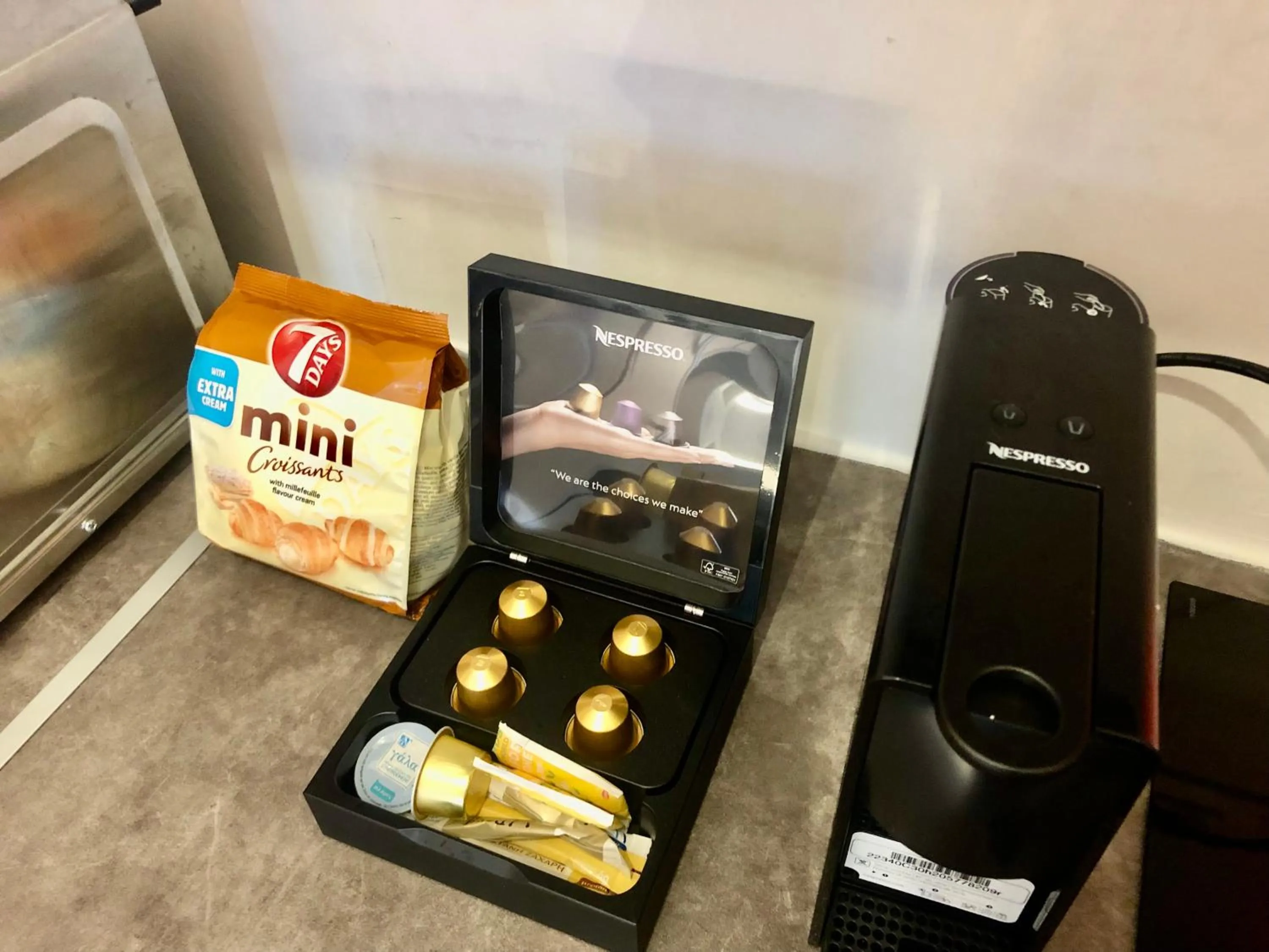 Coffee/tea facilities in The Muses of Santorini Private Jacuzzi Suites