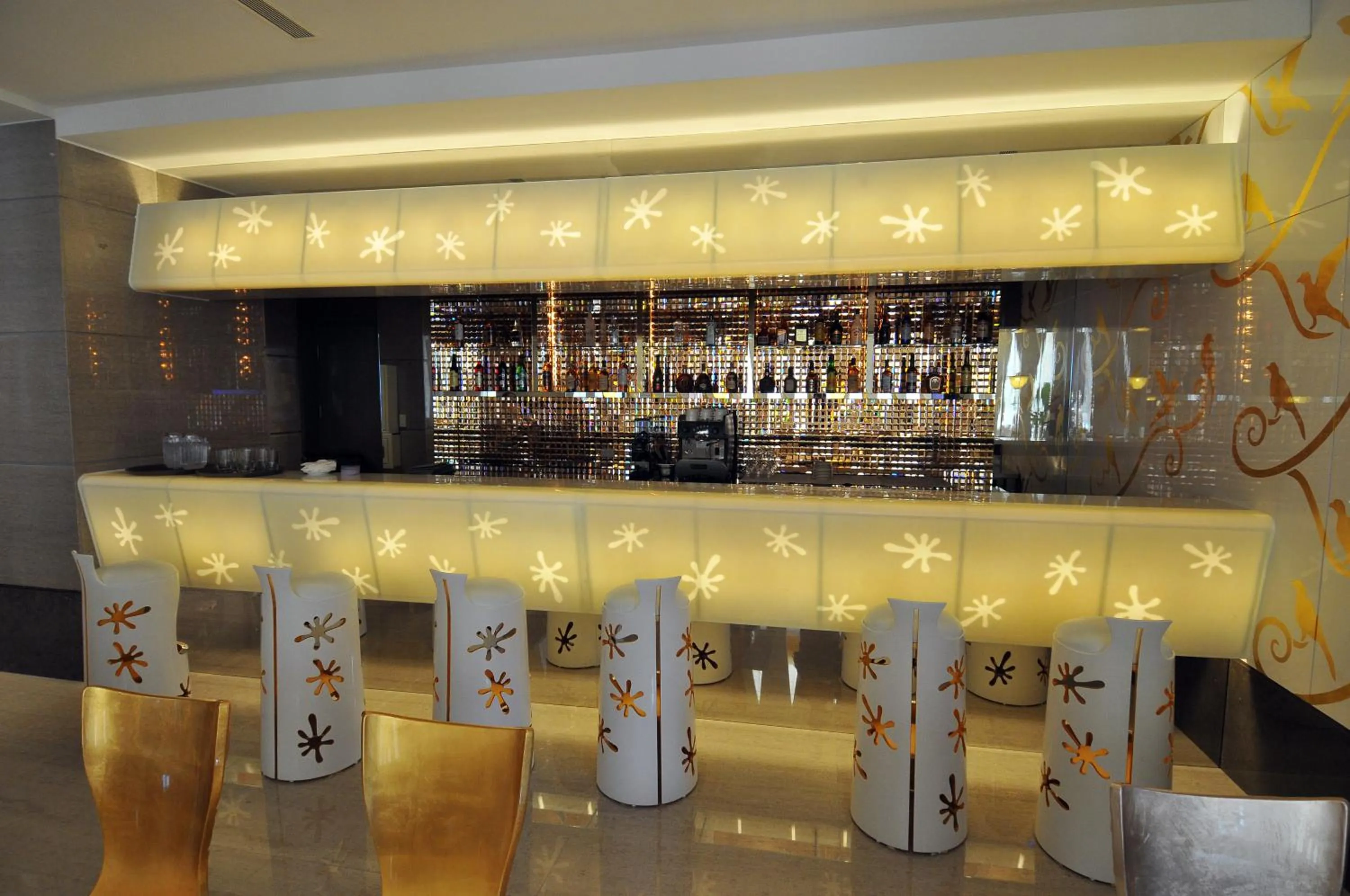 Lounge or bar in Monarch Skyline Hotel-Near Taimall