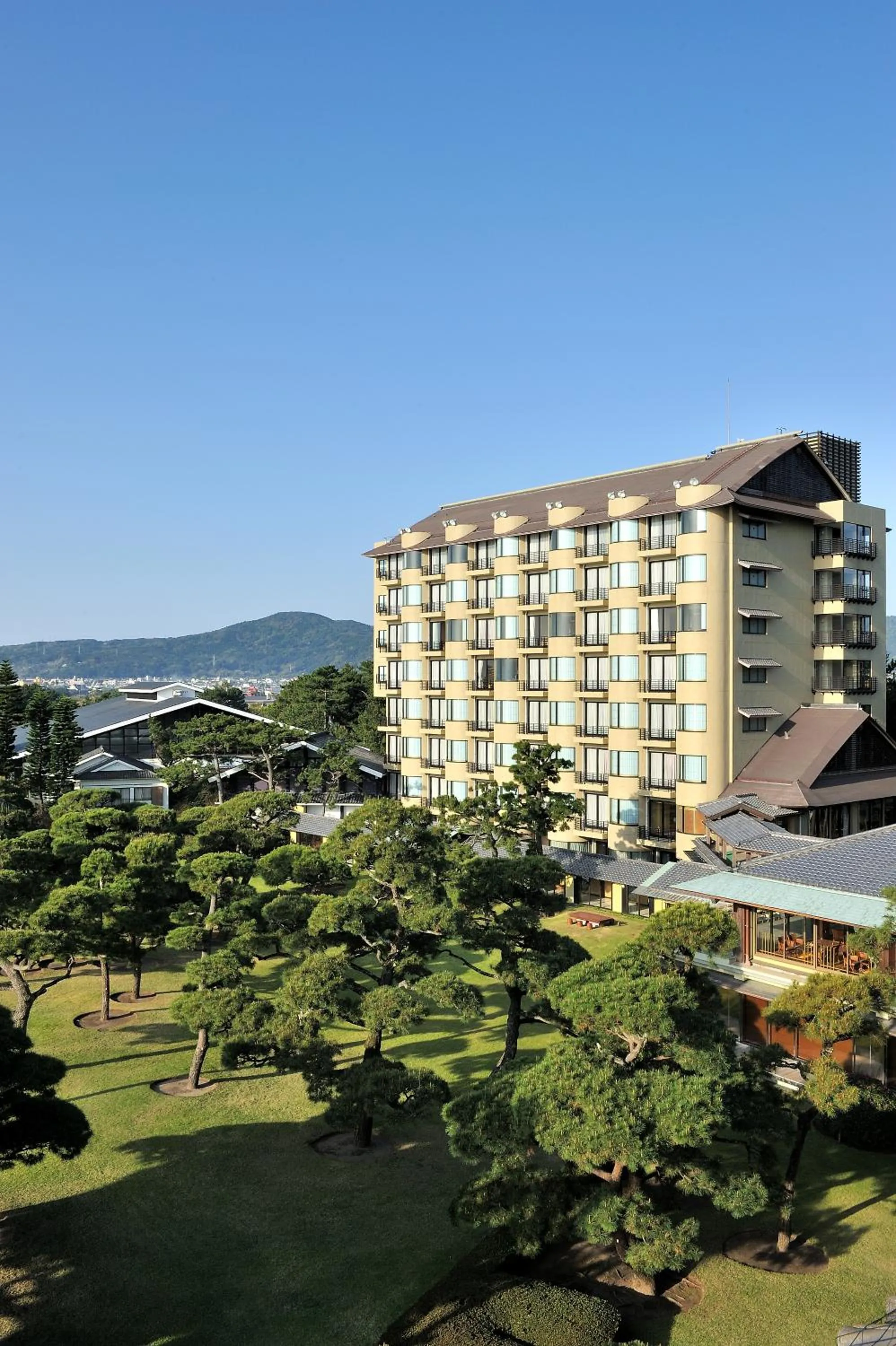 Property building in Kagoshima Sunamushionsen Ibusuki Hakusuikan