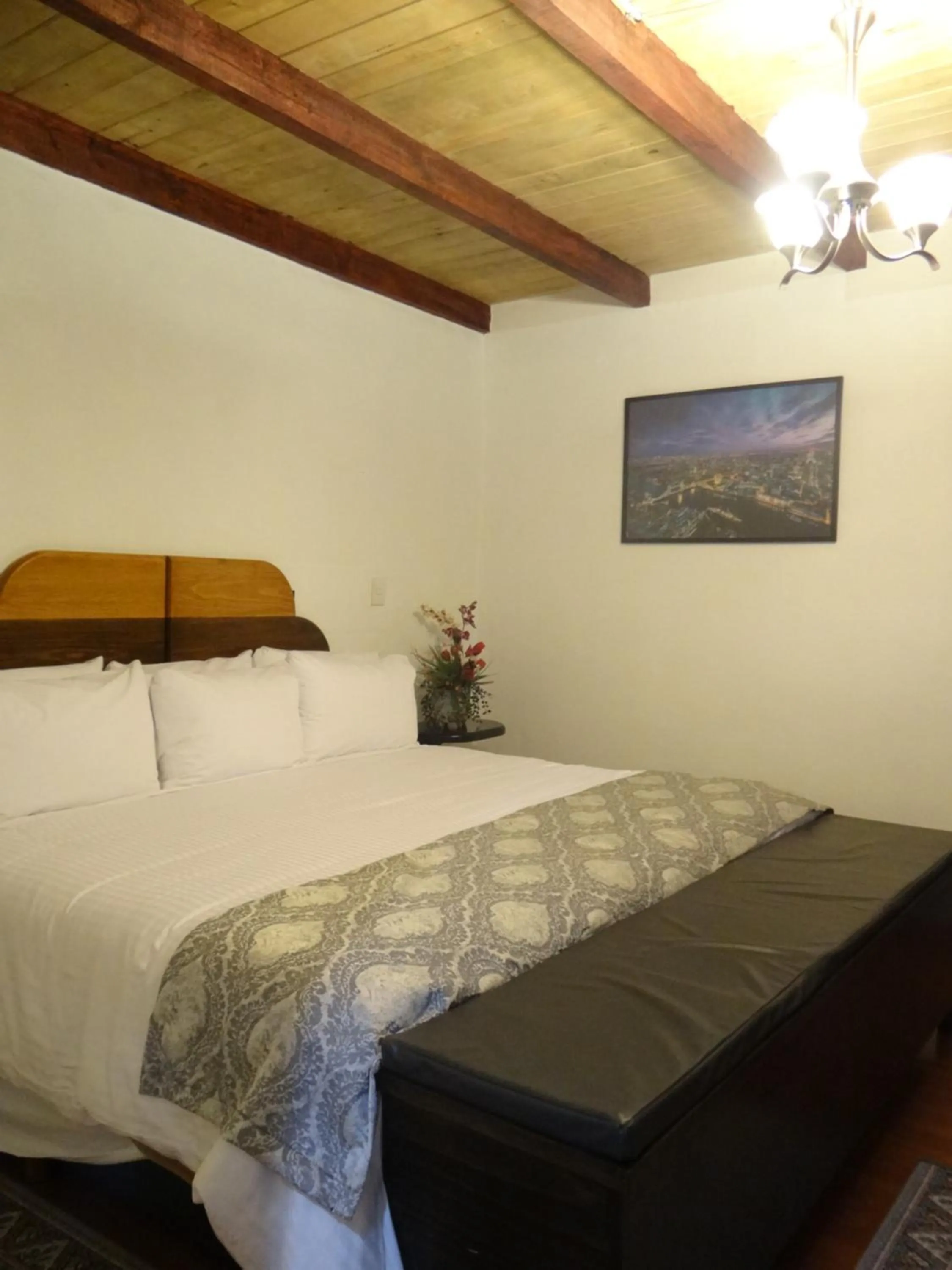 Bed in Regis Hotel Boutique