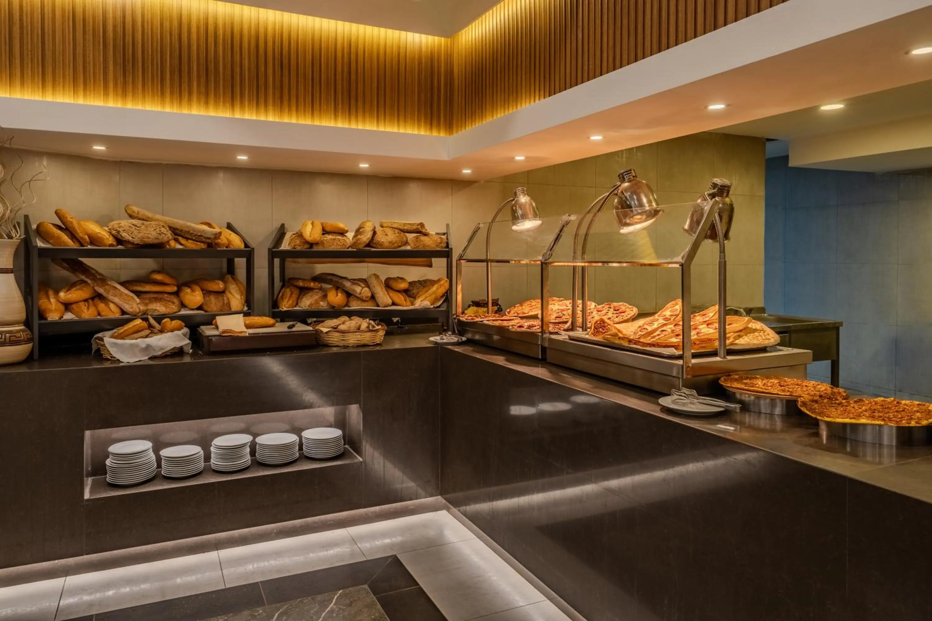 Restaurant/places to eat in Champion Holiday Village