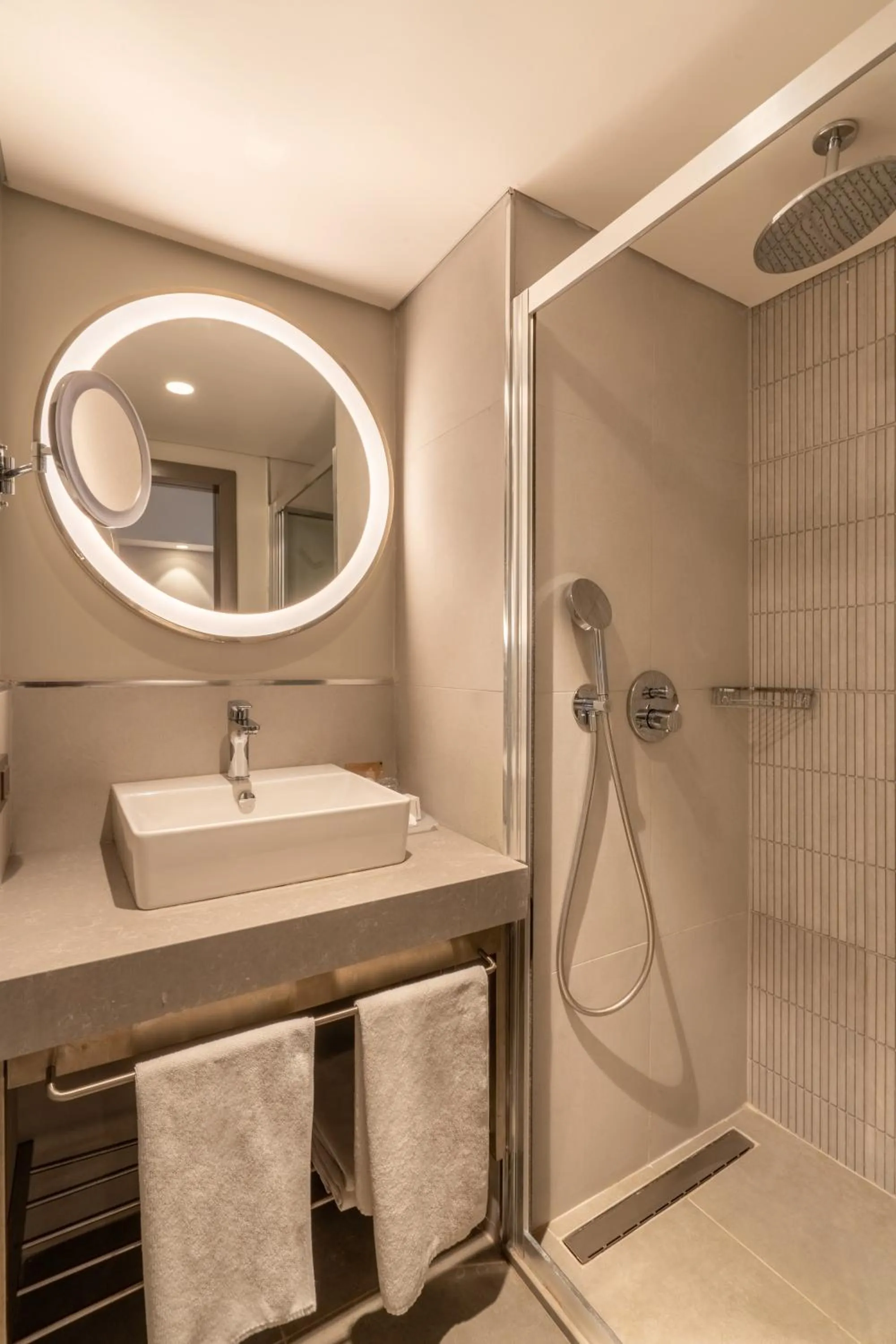 Shower in Champion Holiday Village