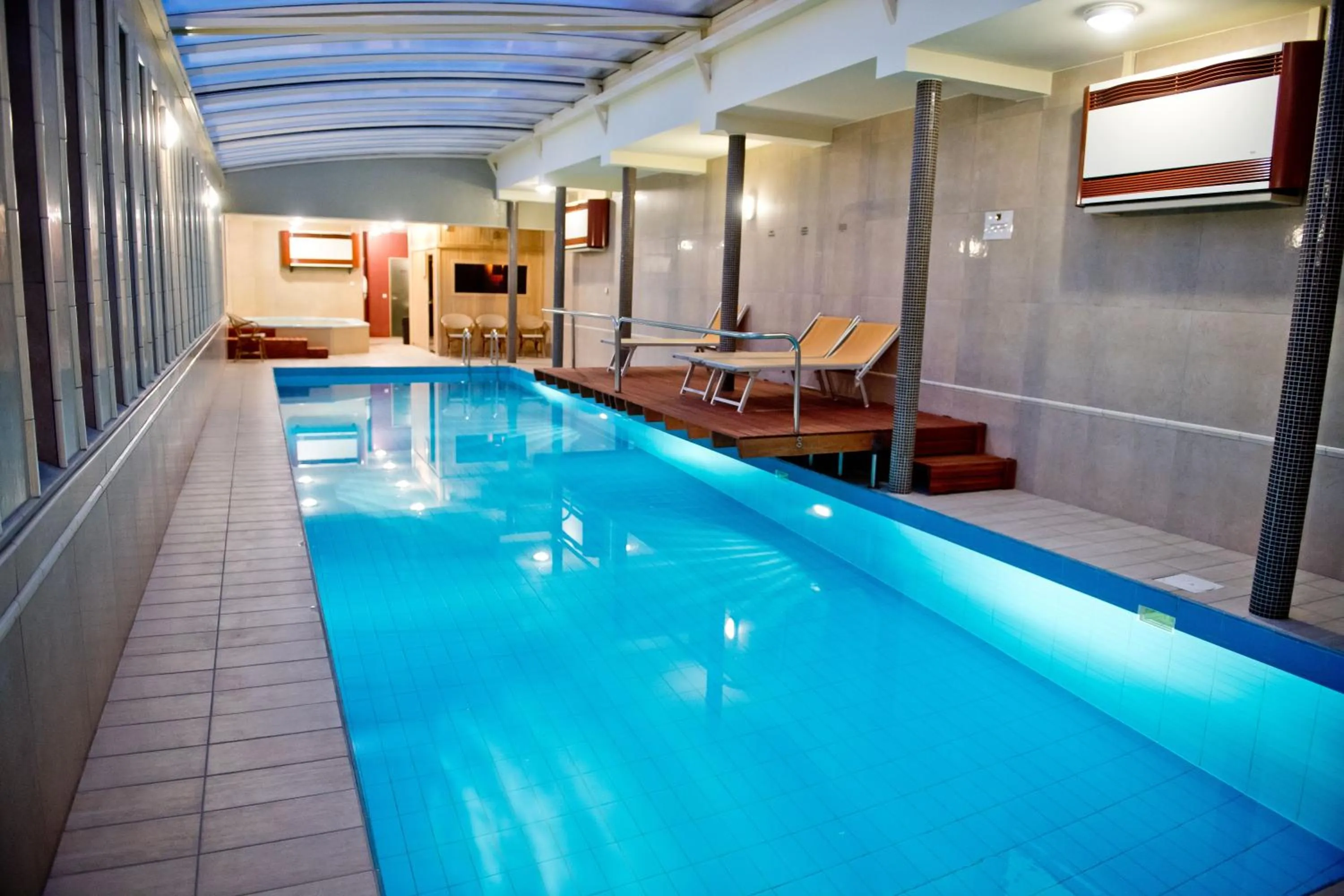 Swimming pool in Toldi Fogadó