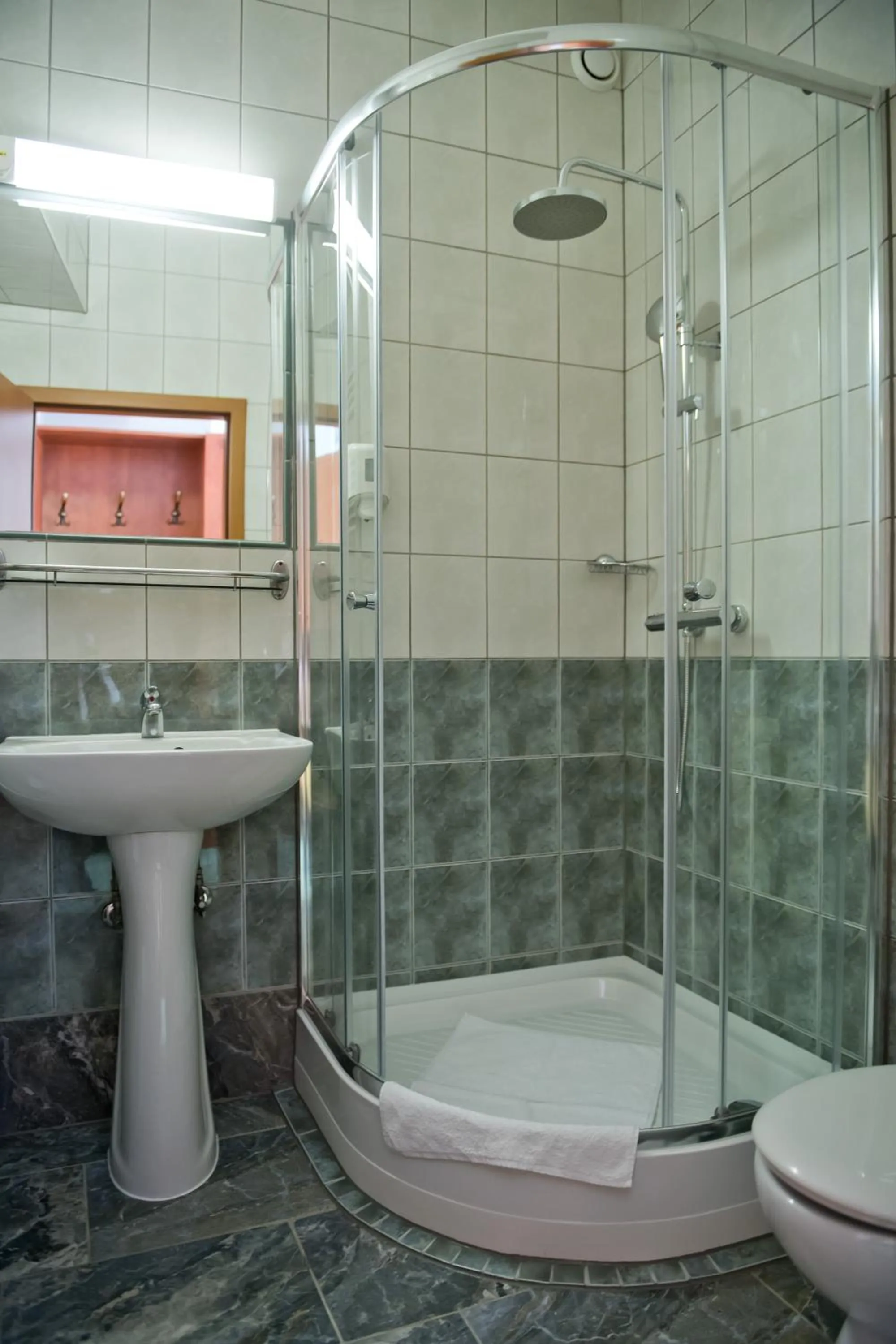 Bathroom in Toldi Fogadó