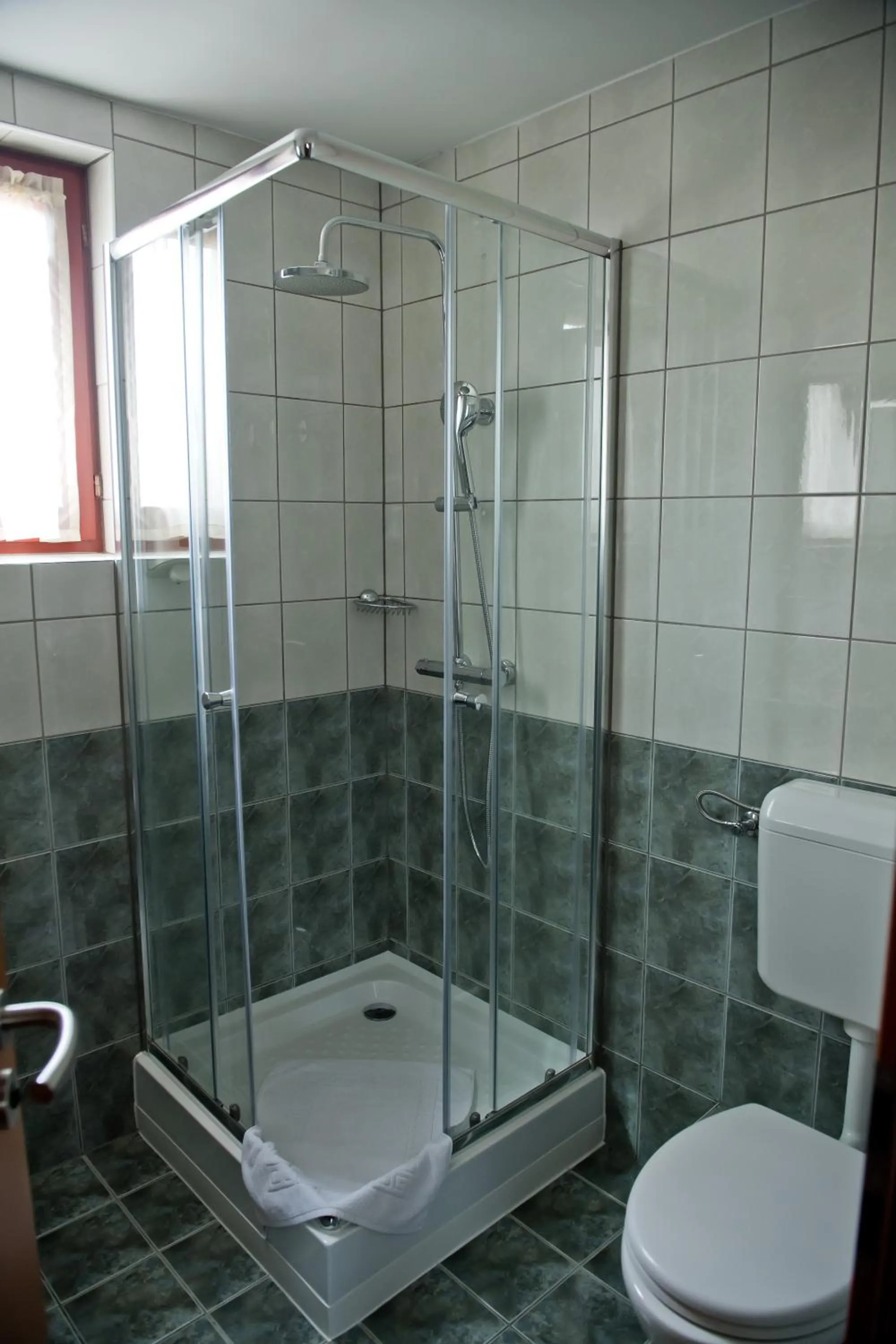 Bathroom in Toldi Fogadó