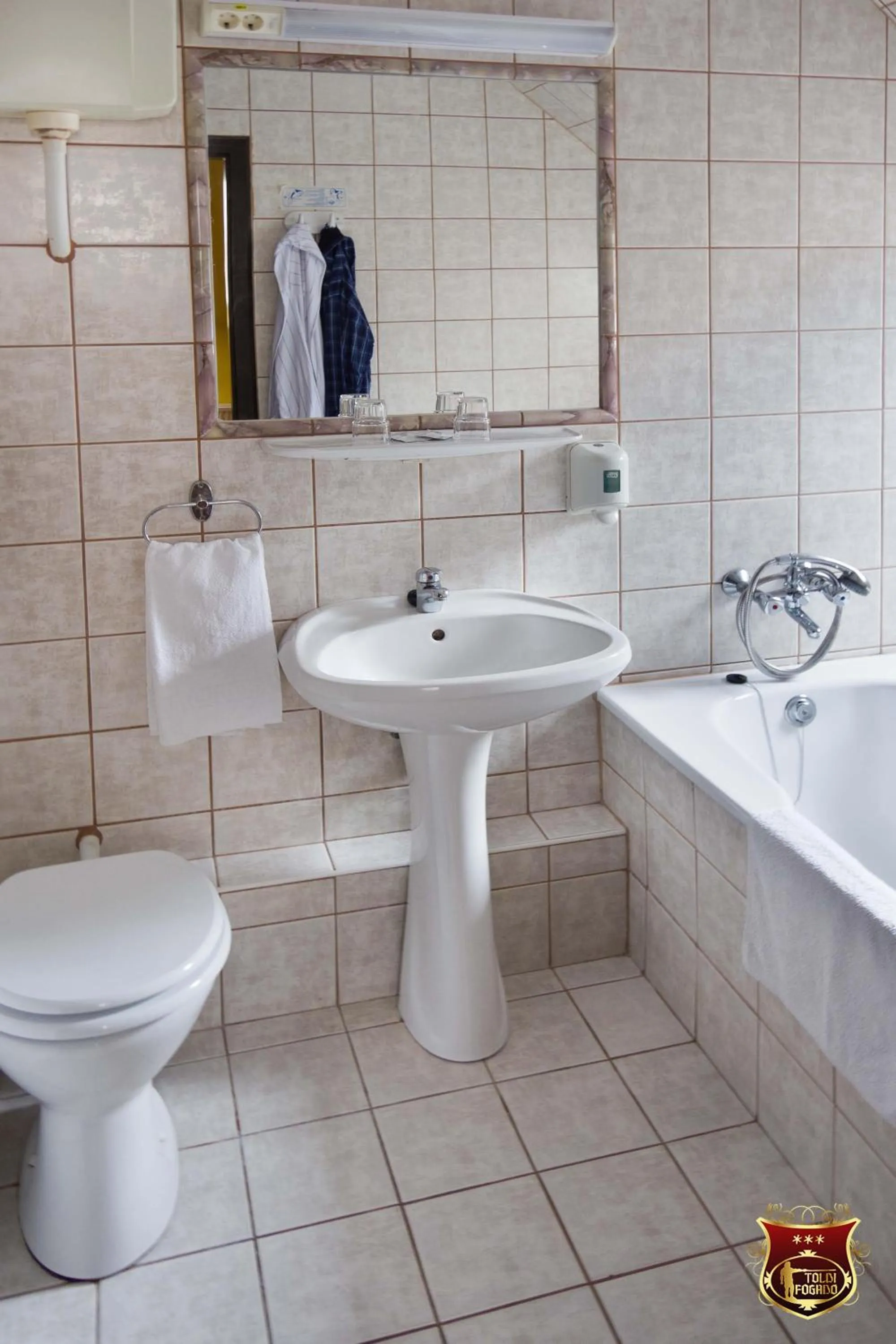 Bathroom in Toldi Fogadó