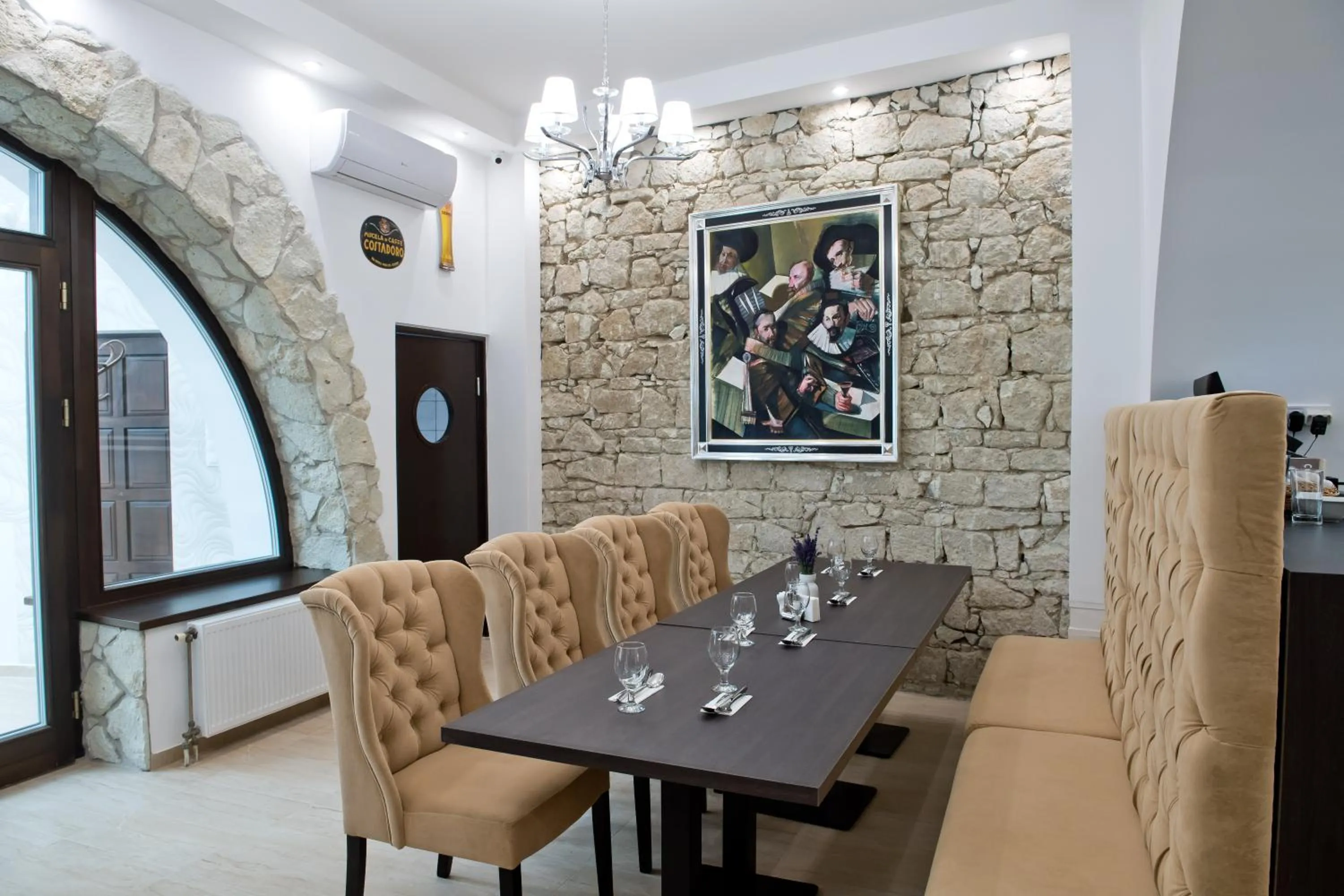 Restaurant/places to eat in Toldi Fogadó