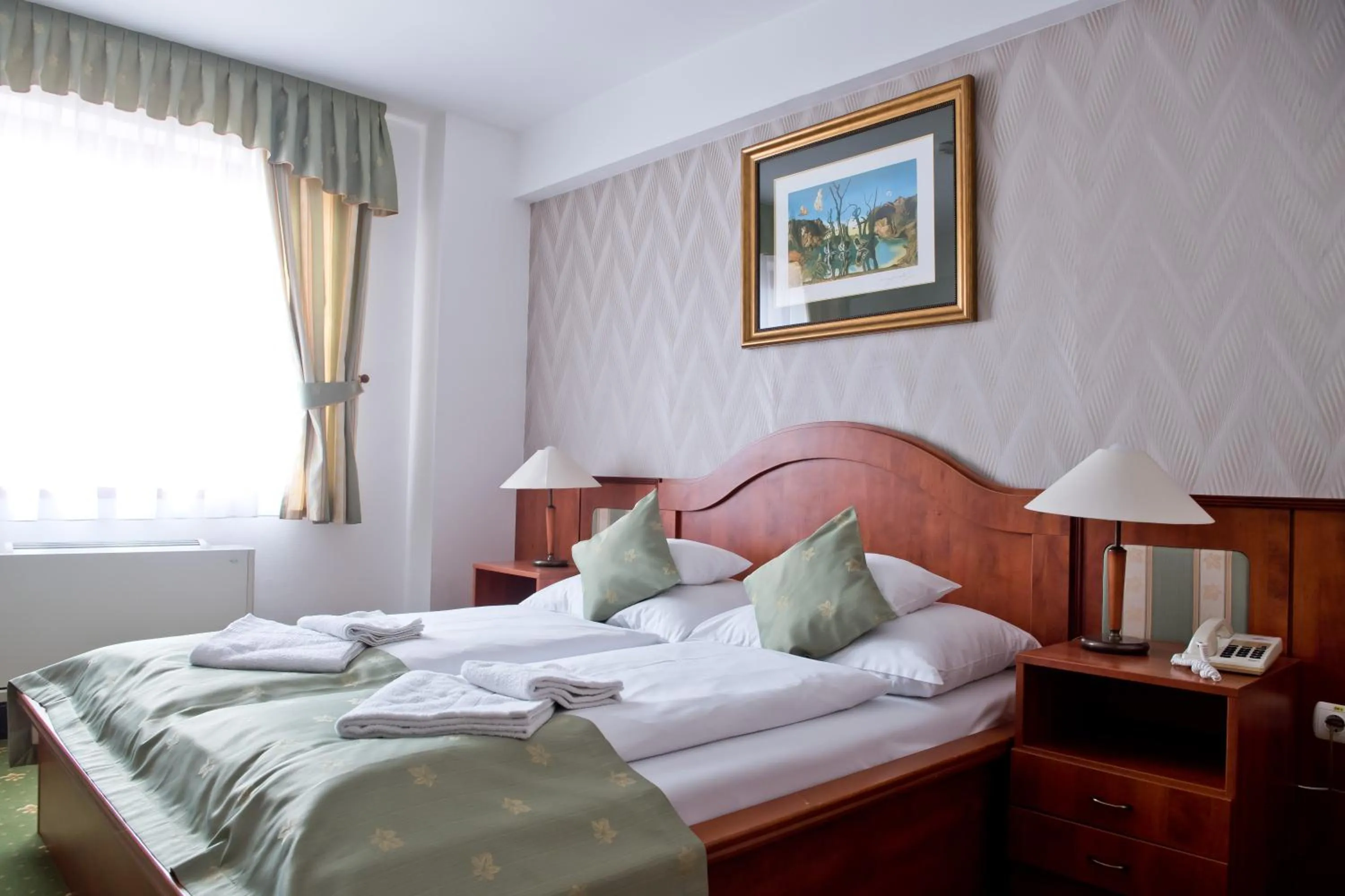 Photo of the whole room, Bed in Toldi Fogadó