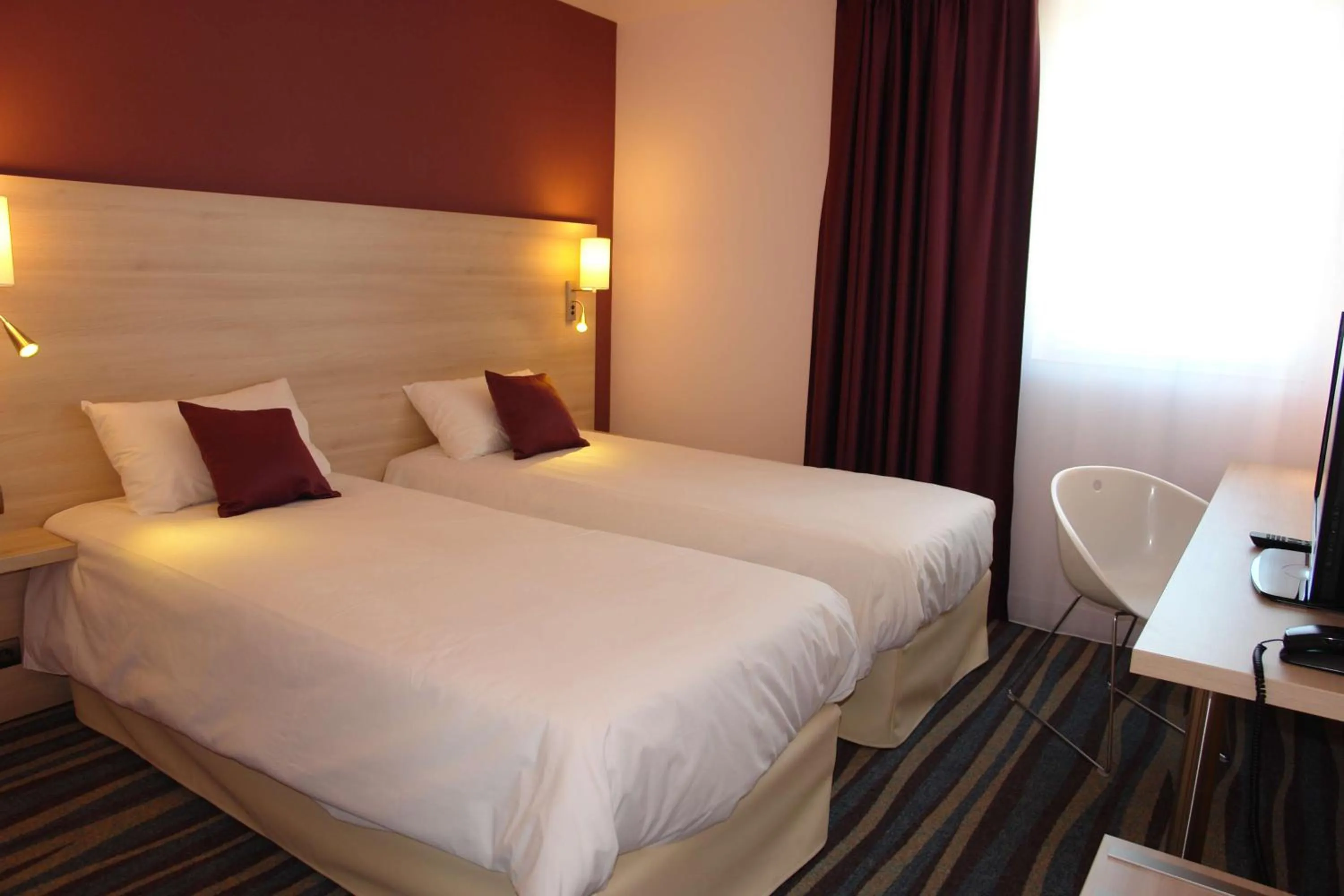 Bedroom, Bed in Brit Hotel Vendée Mer