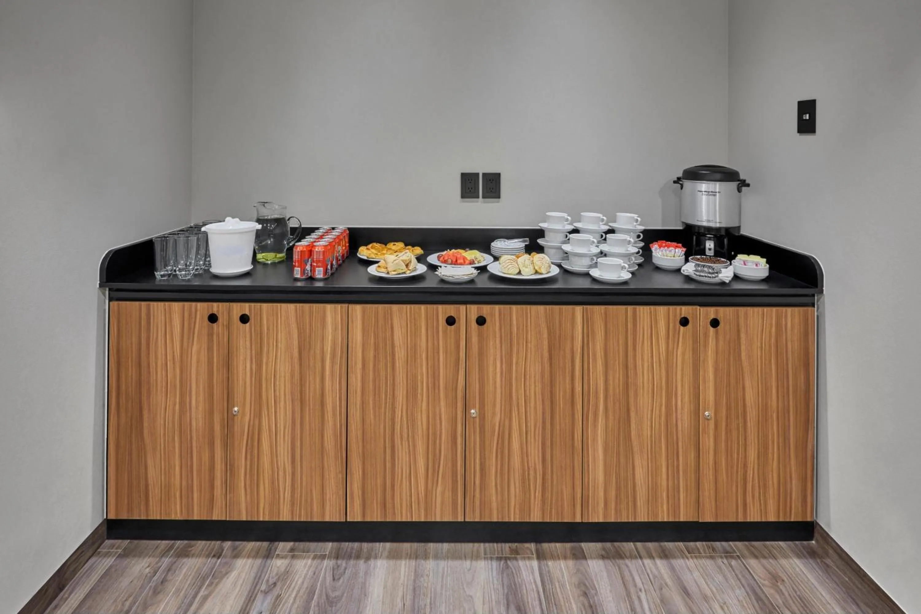 Meeting/conference room in City Express Plus by Marriott Merida