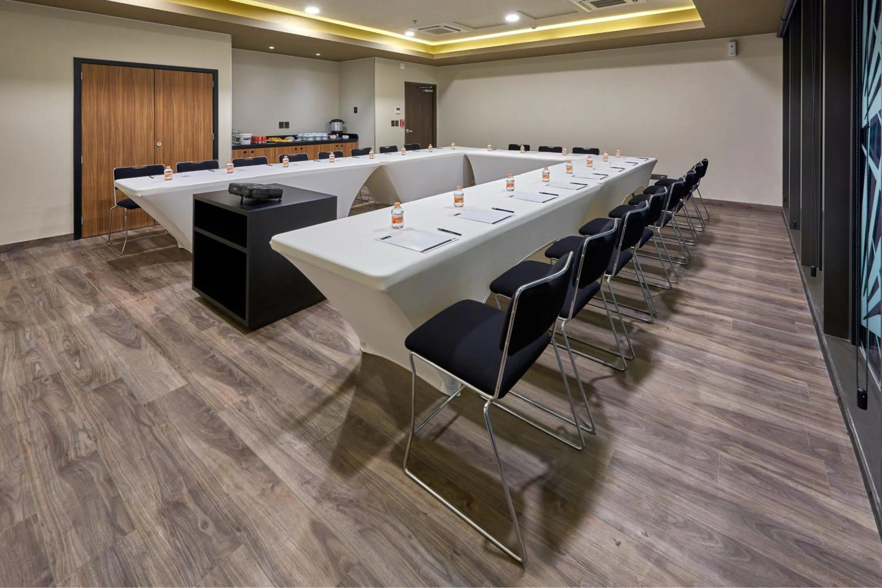 Meeting/conference room in City Express Plus by Marriott Merida