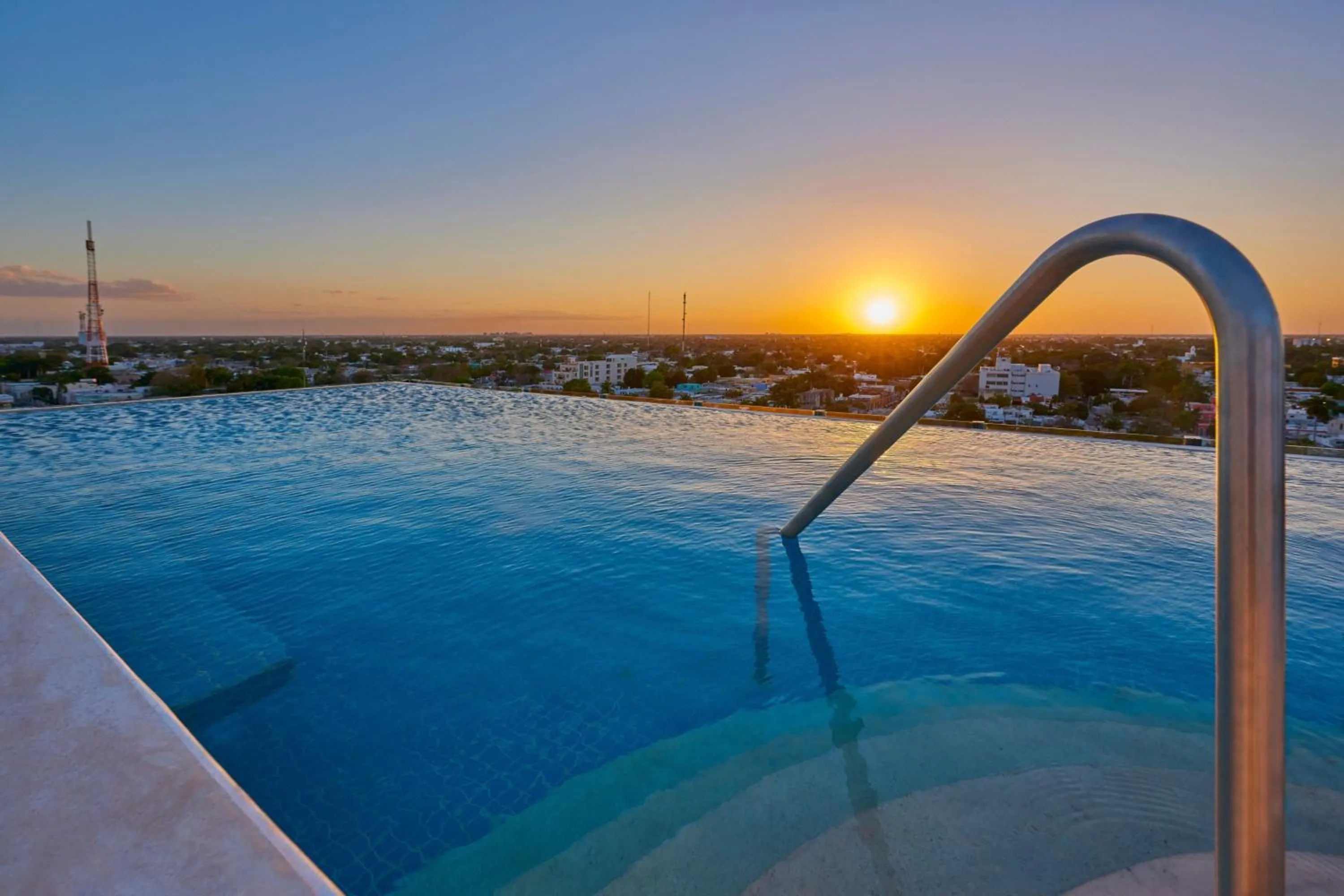 Swimming pool in City Express Plus by Marriott Merida