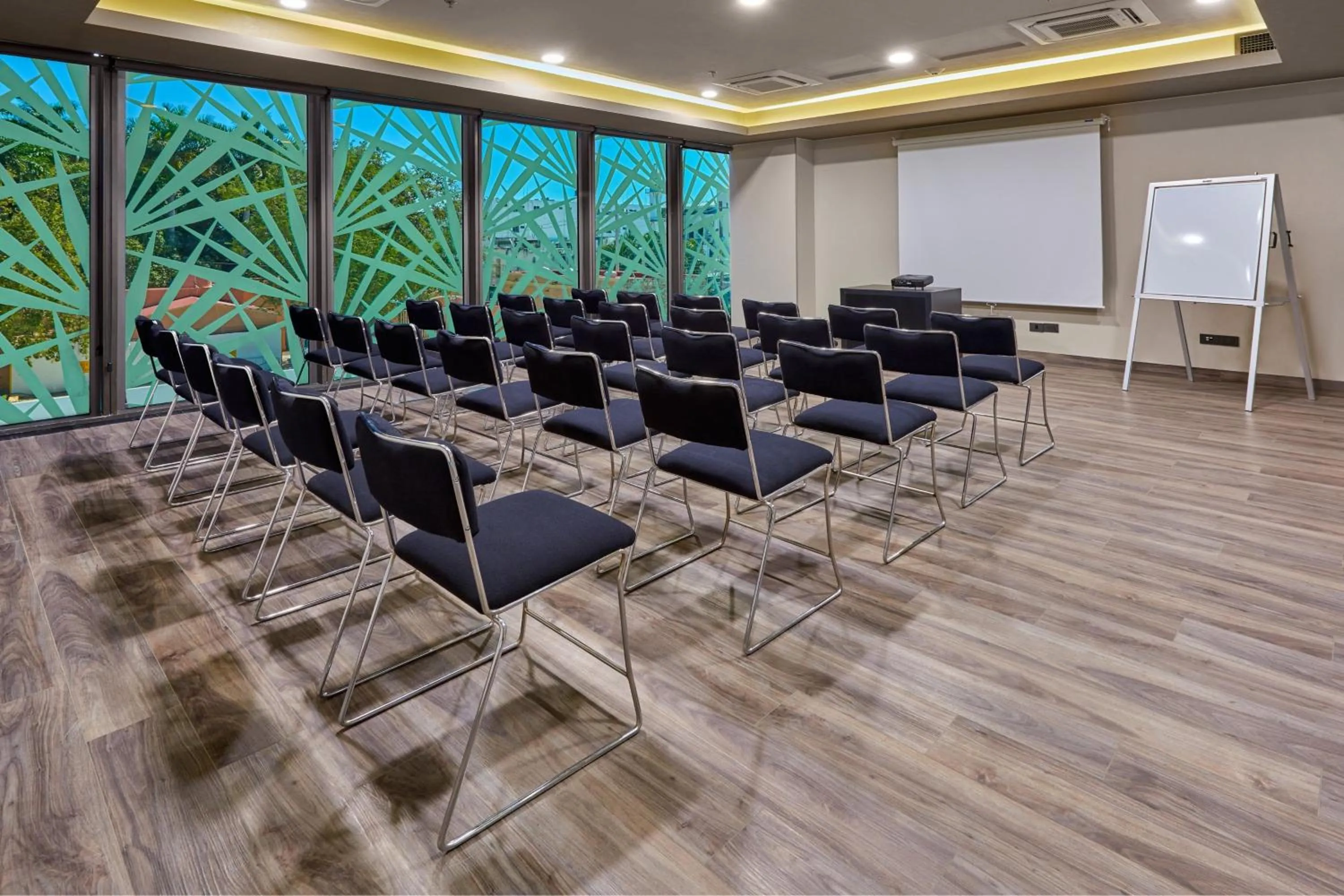 Meeting/conference room in City Express Plus by Marriott Merida