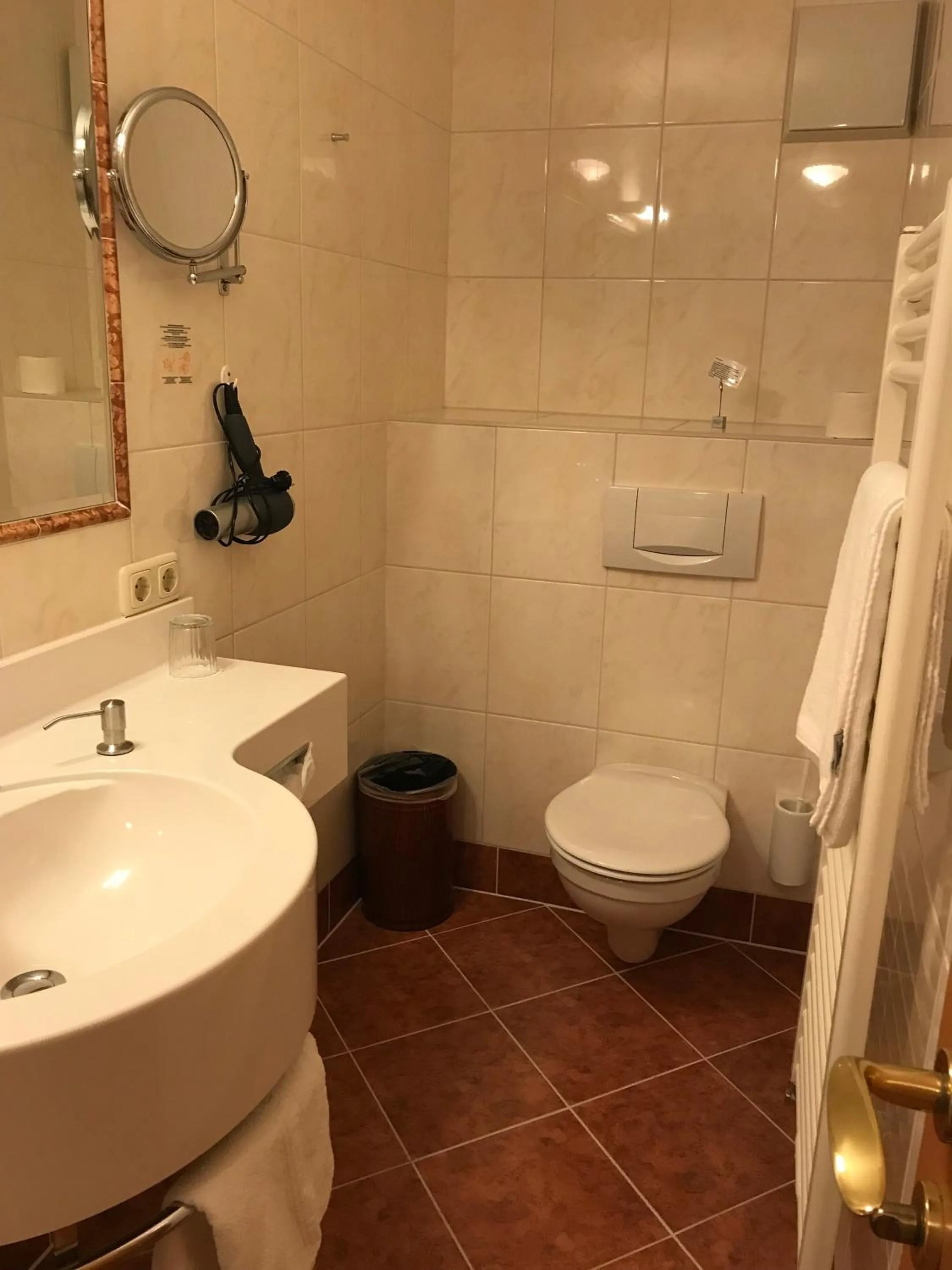 Bathroom in Hotel-Pension Wagnermigl