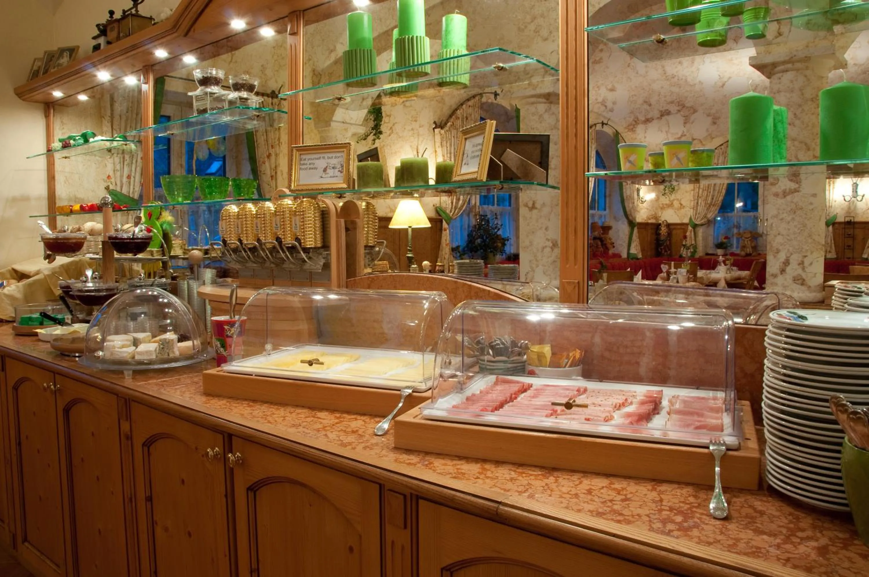 Buffet breakfast in Hotel-Pension Wagnermigl