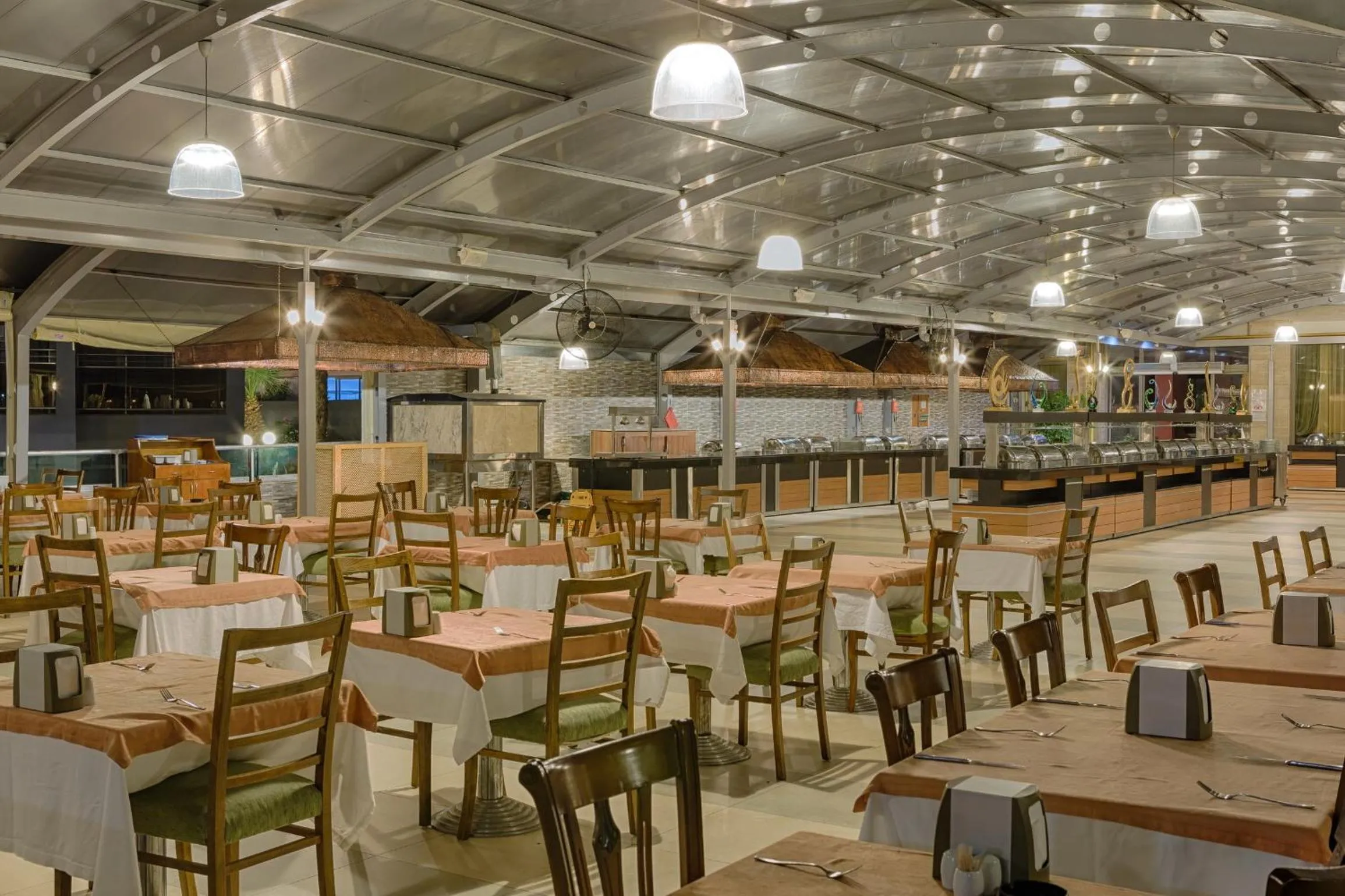 Restaurant/places to eat in Pasa Beach Hotel