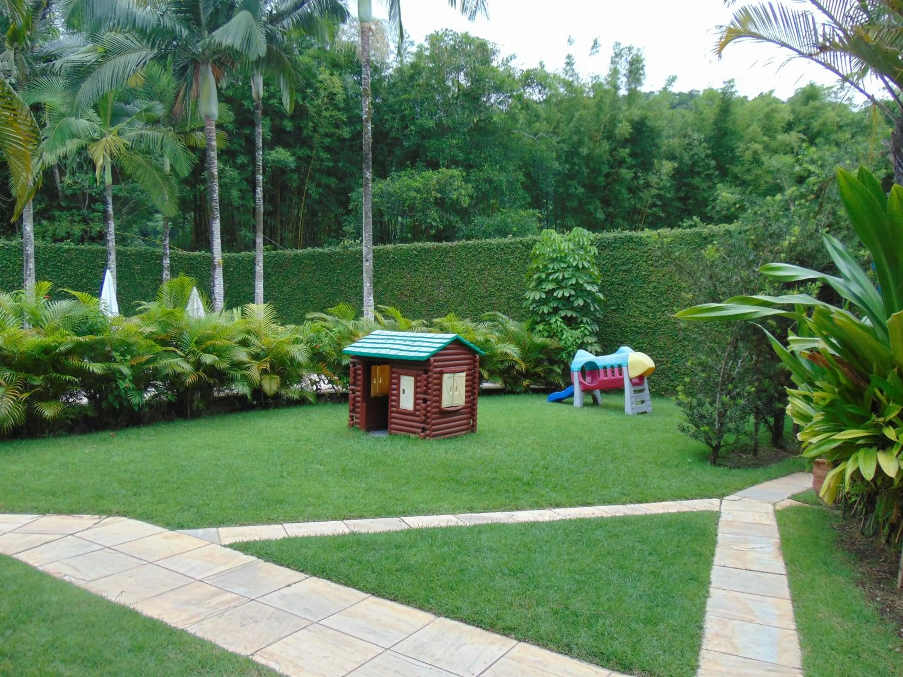 Children play ground in Casa em condomínio