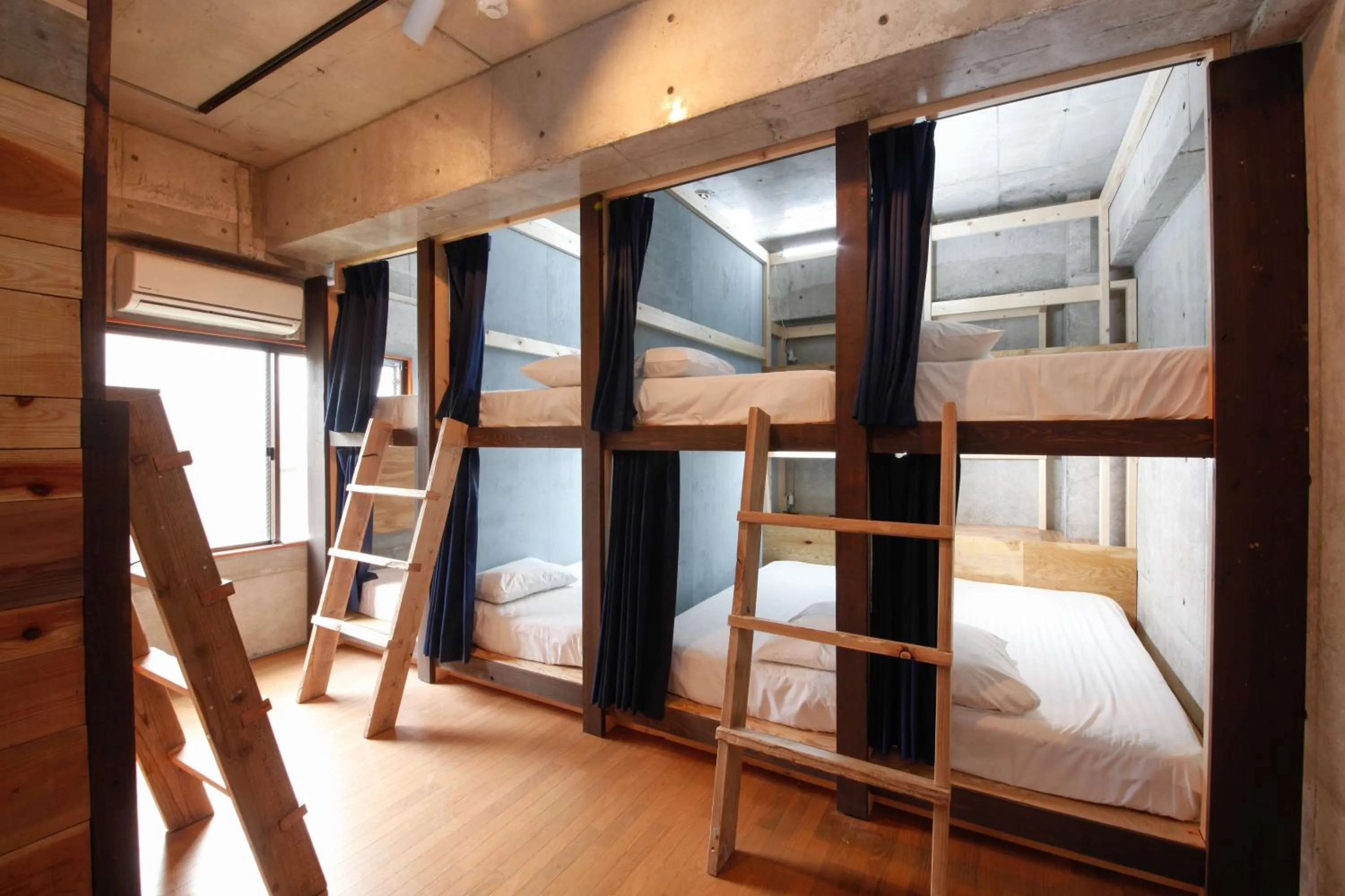 bunk bed, Bed in Brücke Arima KOBE