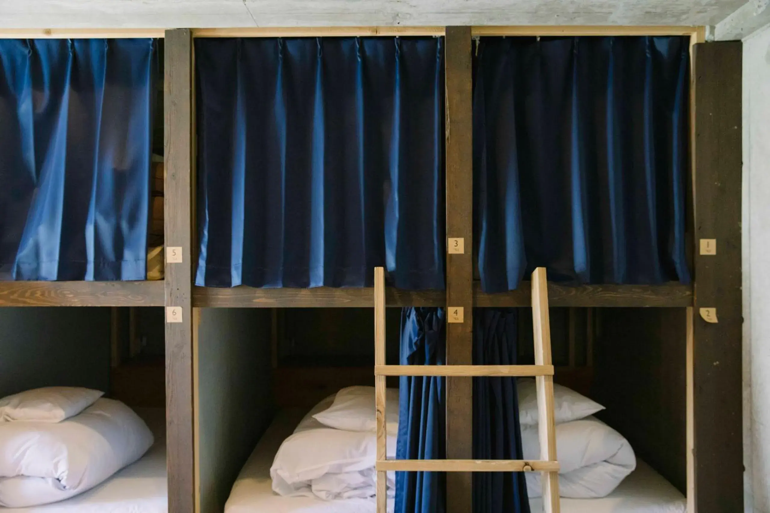 Single Bed in 10-Bed Dormitory Room in Brücke Arima KOBE Single Bed in 10-Bed Dormitory Room in Brücke Arima KOBE