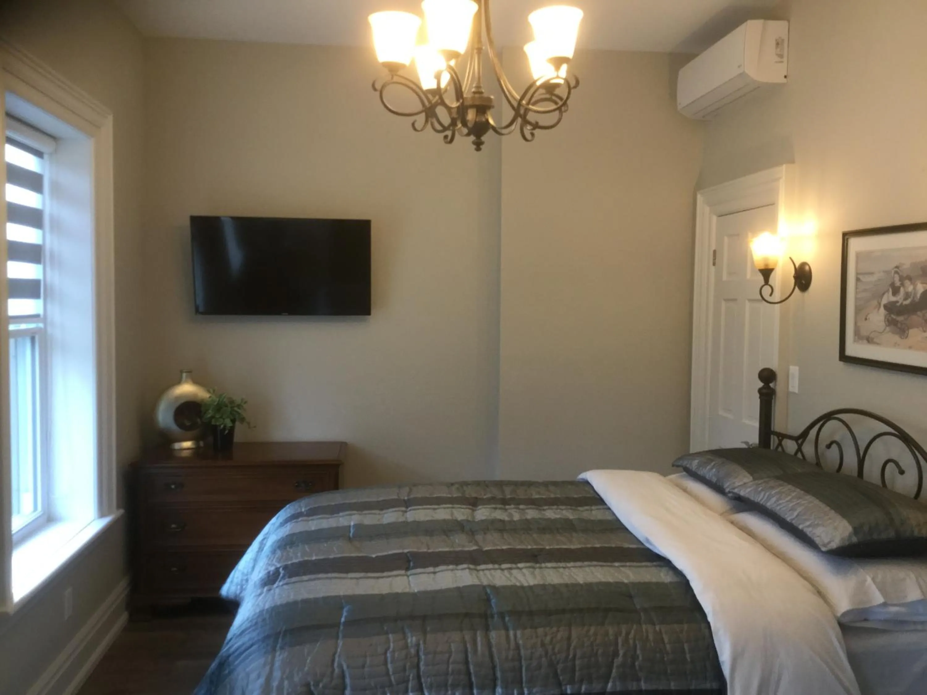 Bedroom, Bed in Evanndor