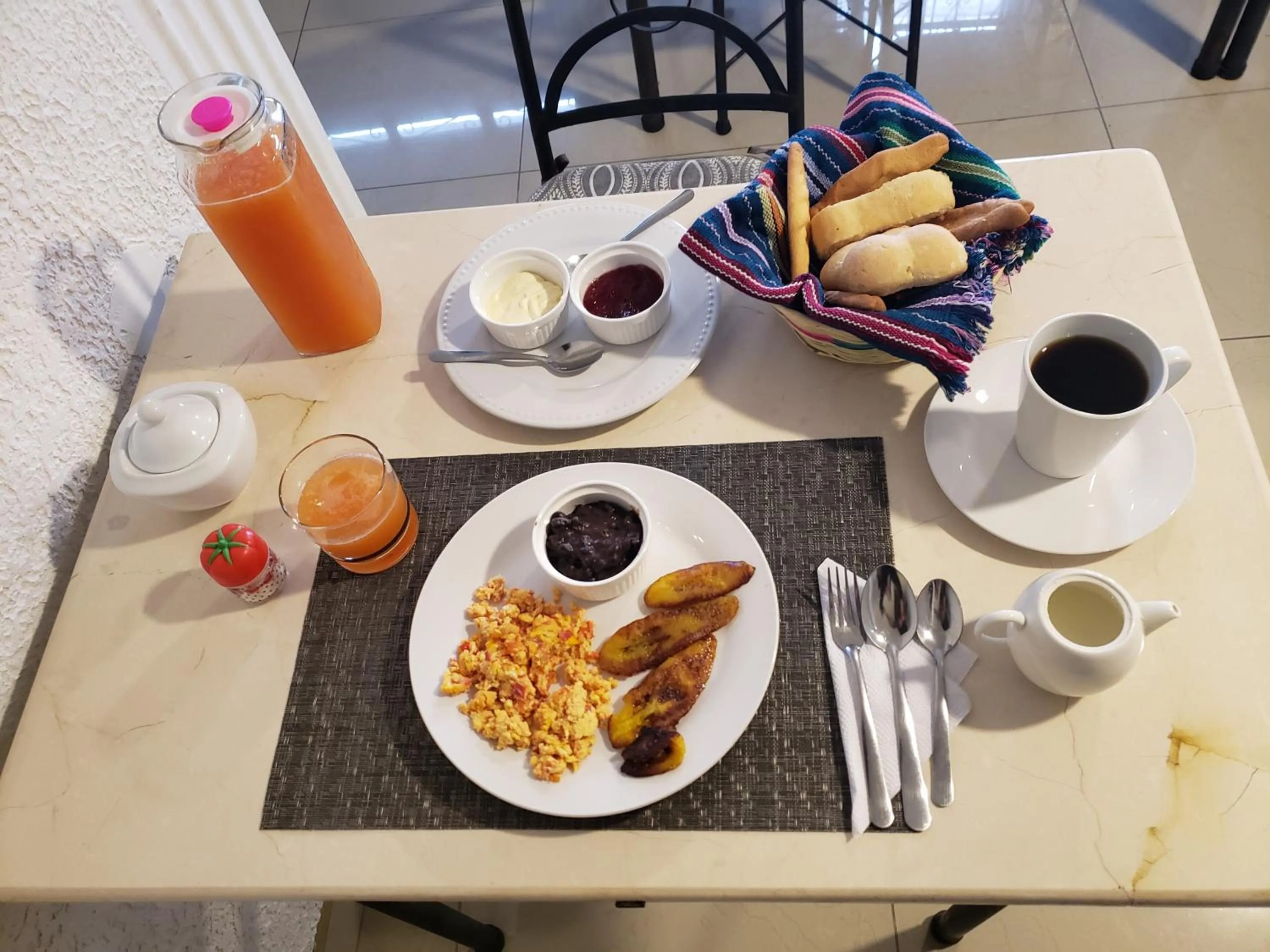 Breakfast in La Capitanía