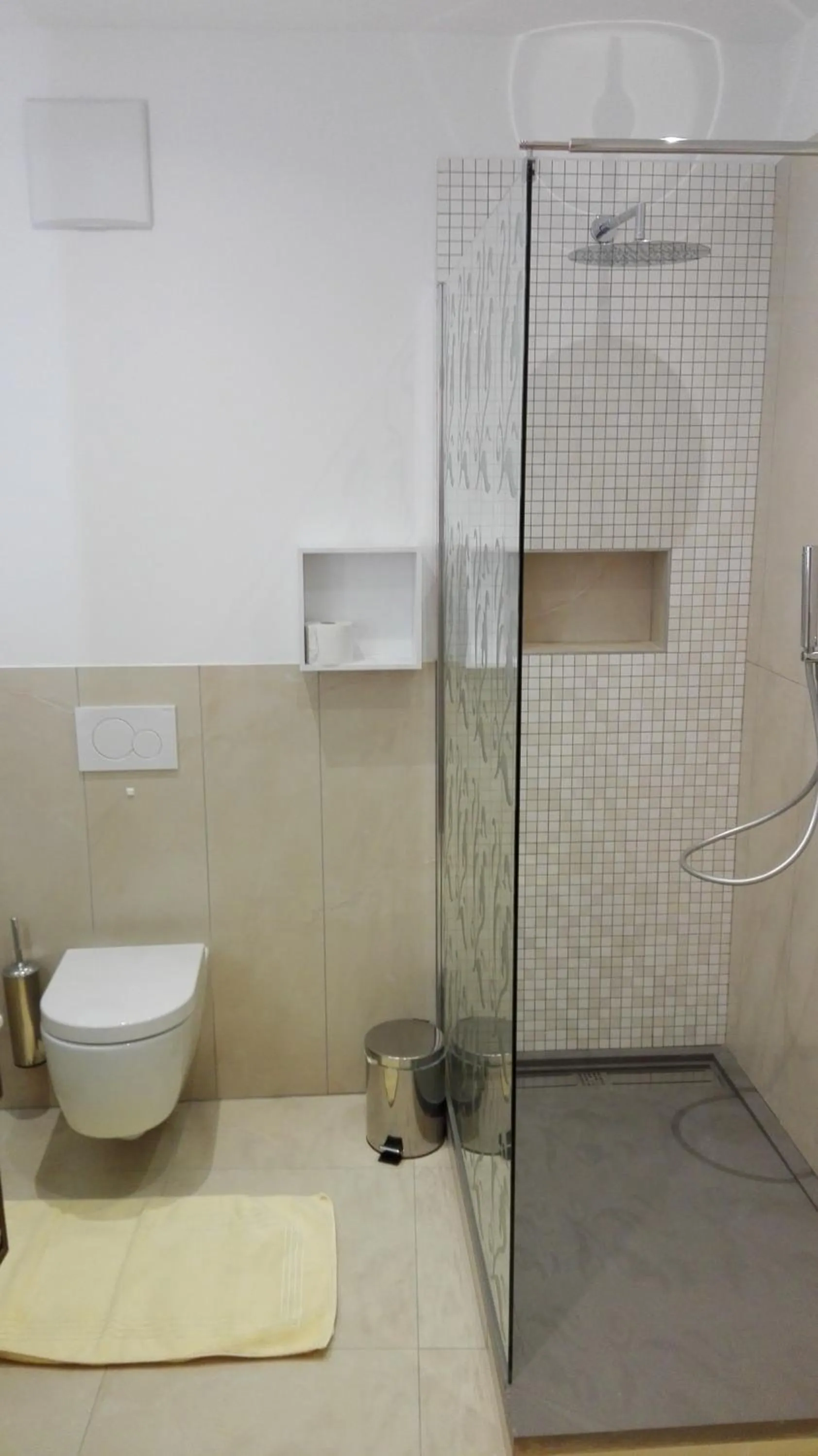 Shower in Garni Brunnenhof