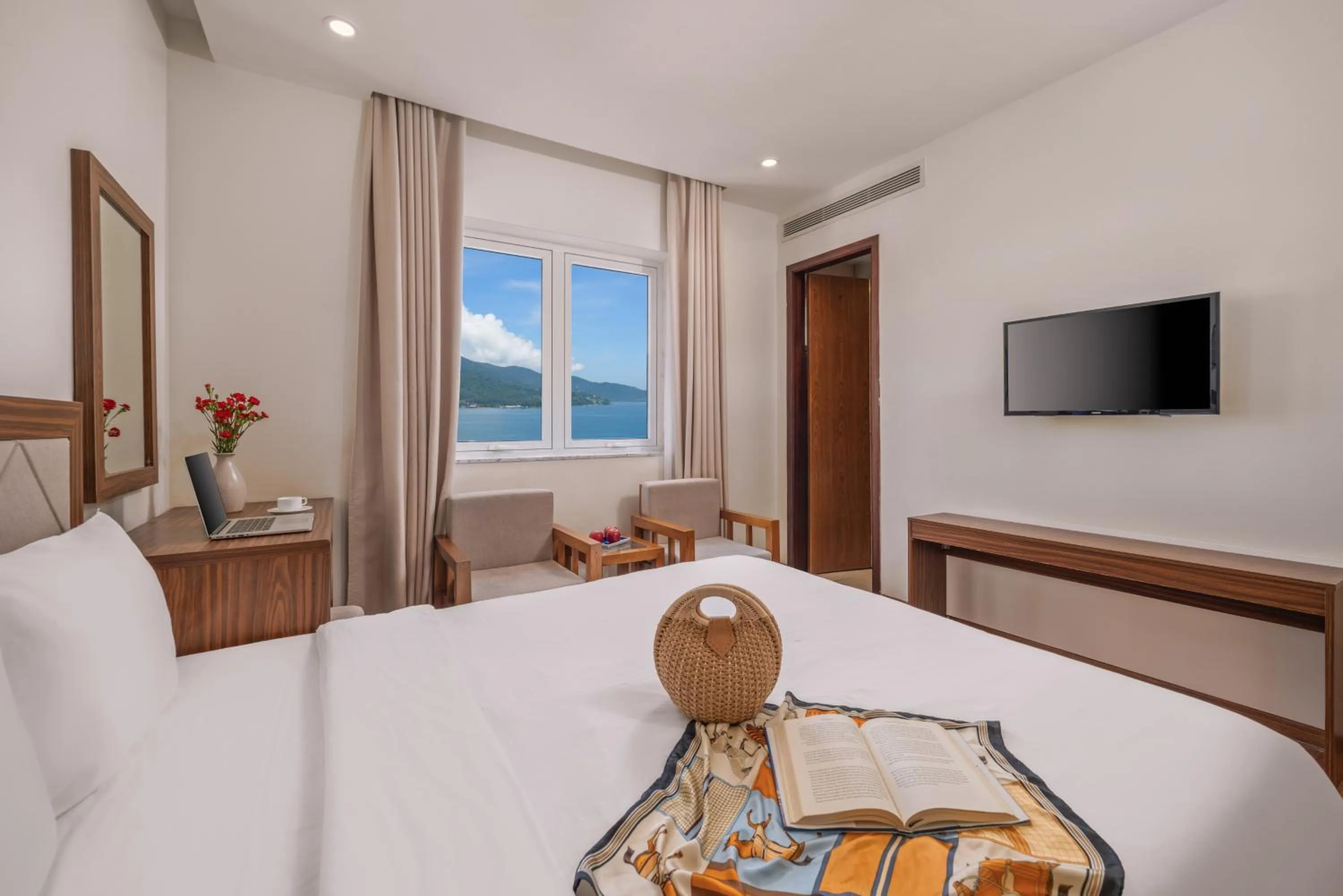 furniture in De Lamour Hotel Da Nang