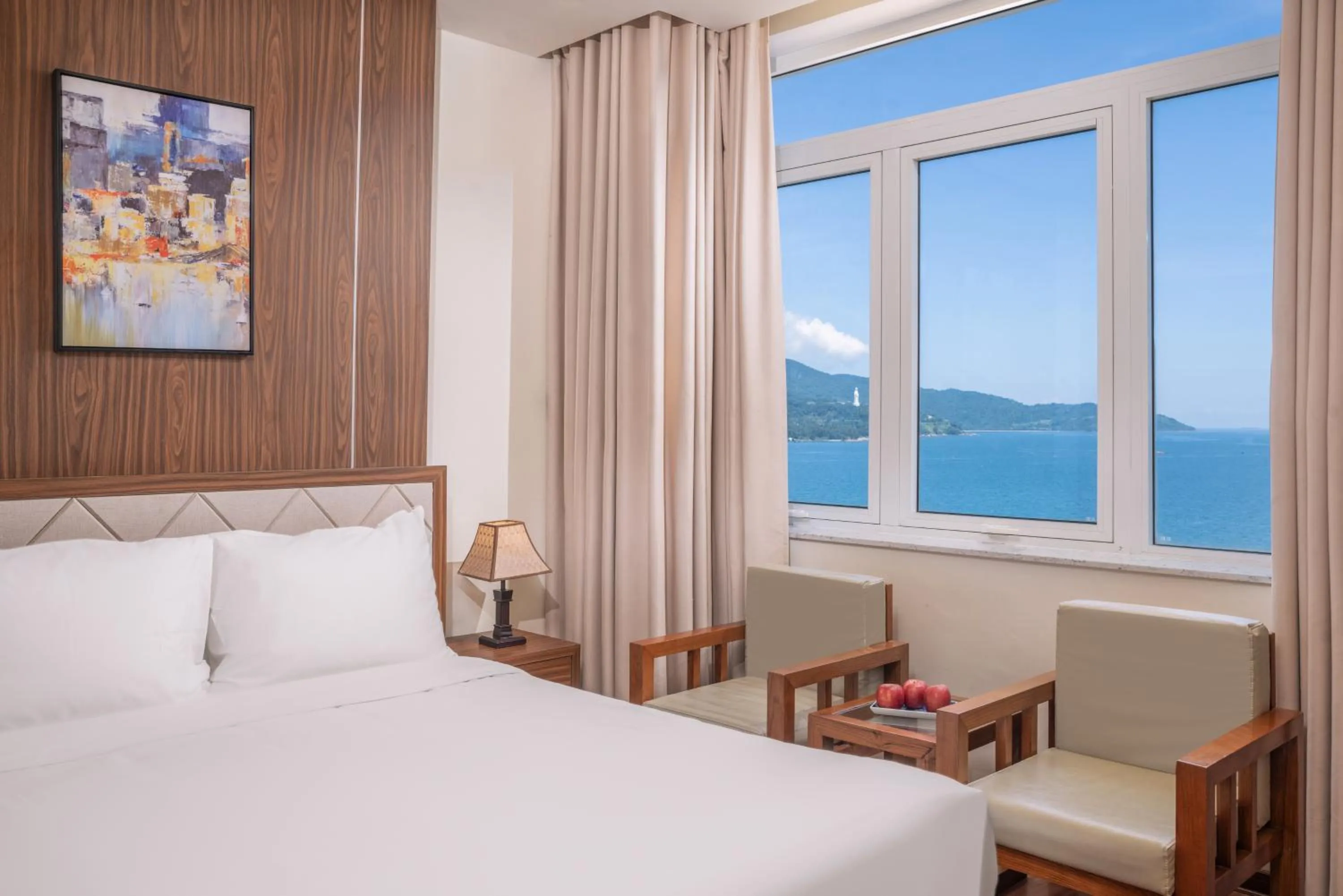 View (from property/room), Bed in De Lamour Hotel Da Nang