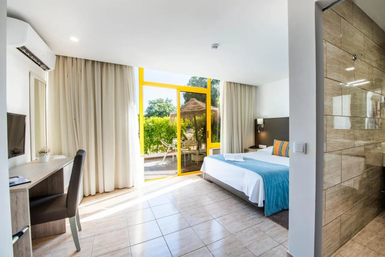 Bed in Hotel Pinhal do Sol