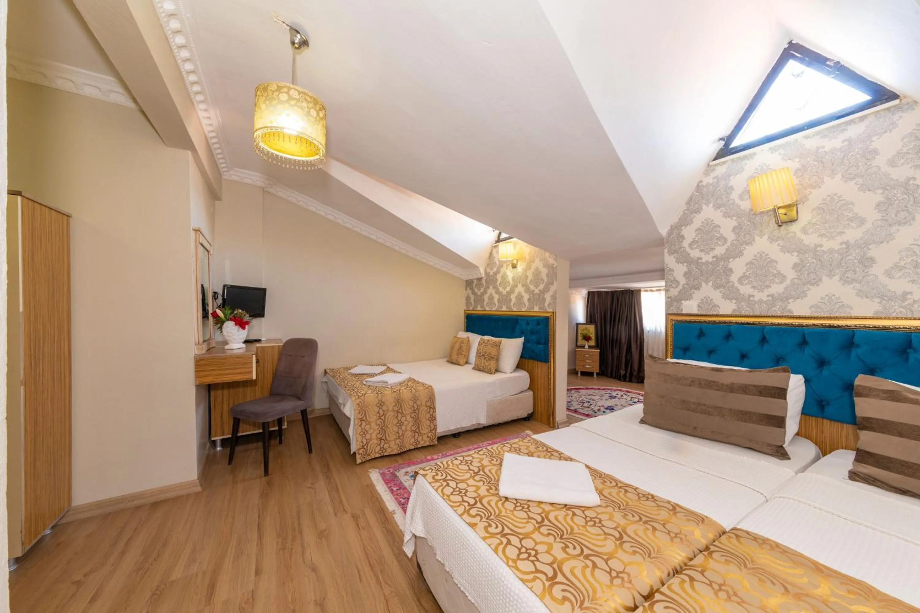 TV and multimedia, Bed in Ista Palace Hotel