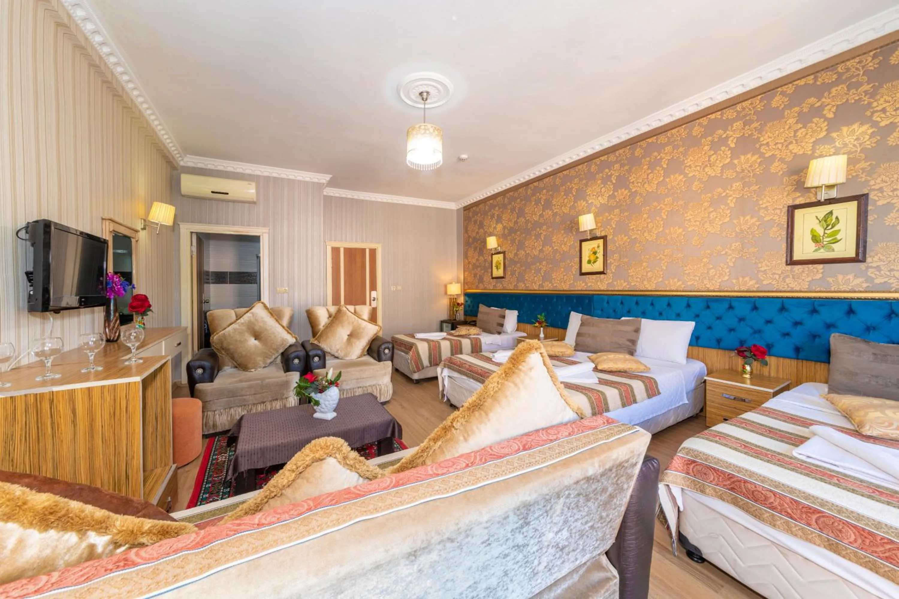 Bed in Ista Palace Hotel