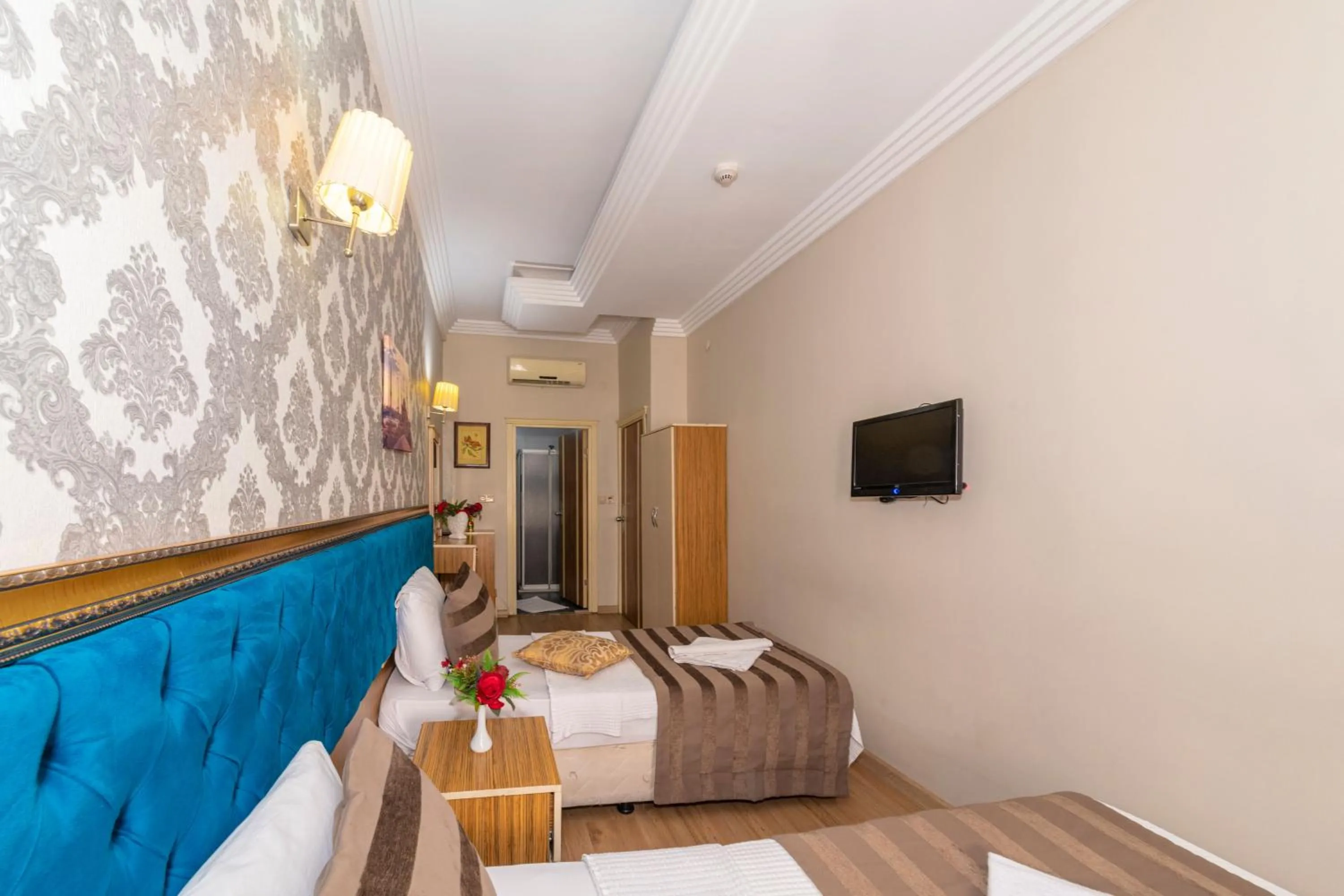 TV and multimedia, Bed in Ista Palace Hotel