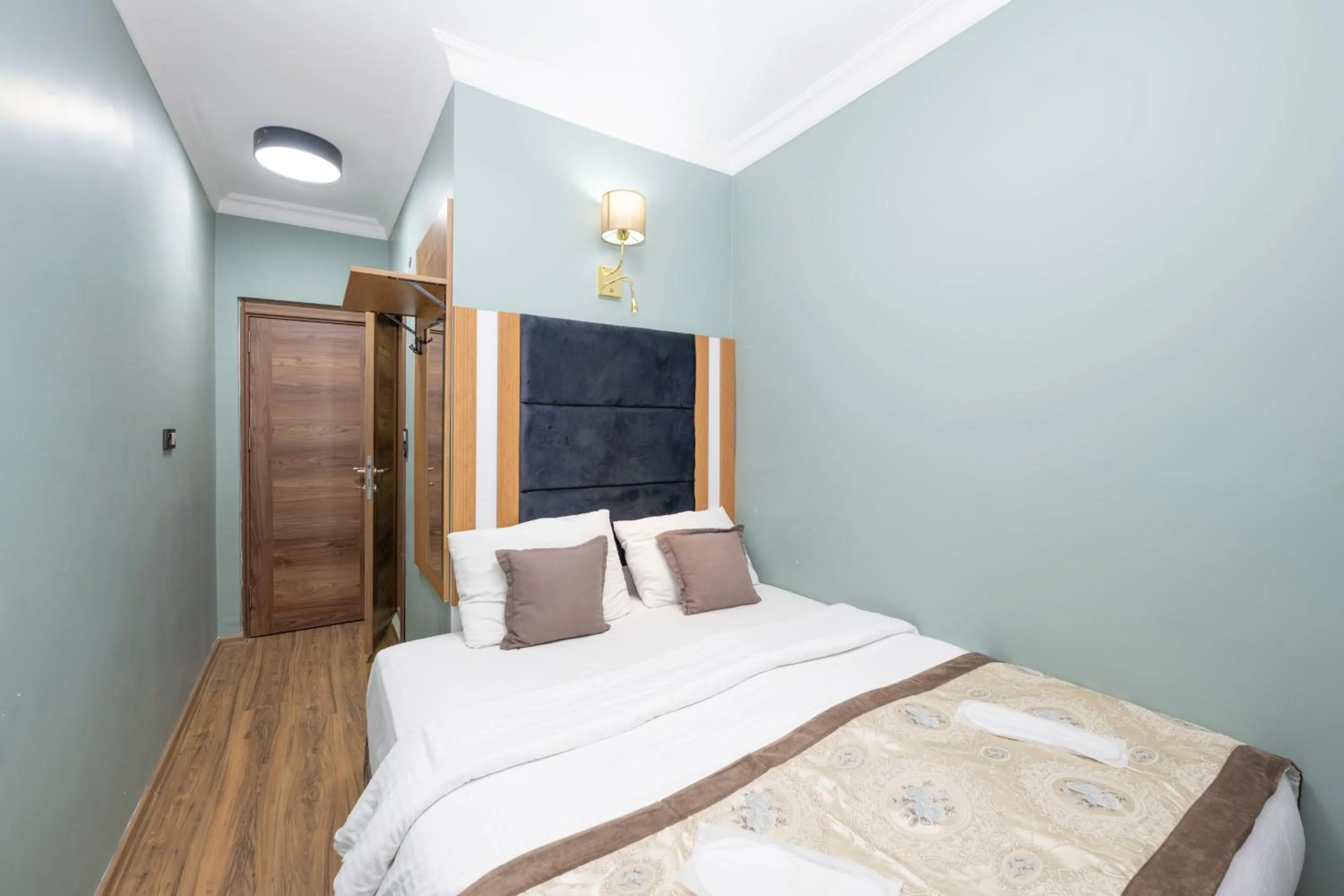 Bed in Ista Palace Hotel