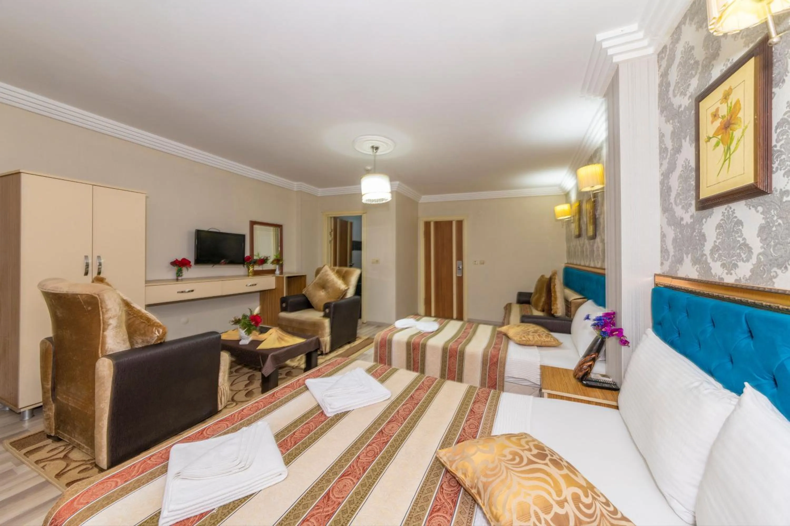 TV and multimedia, Bed in Ista Palace Hotel