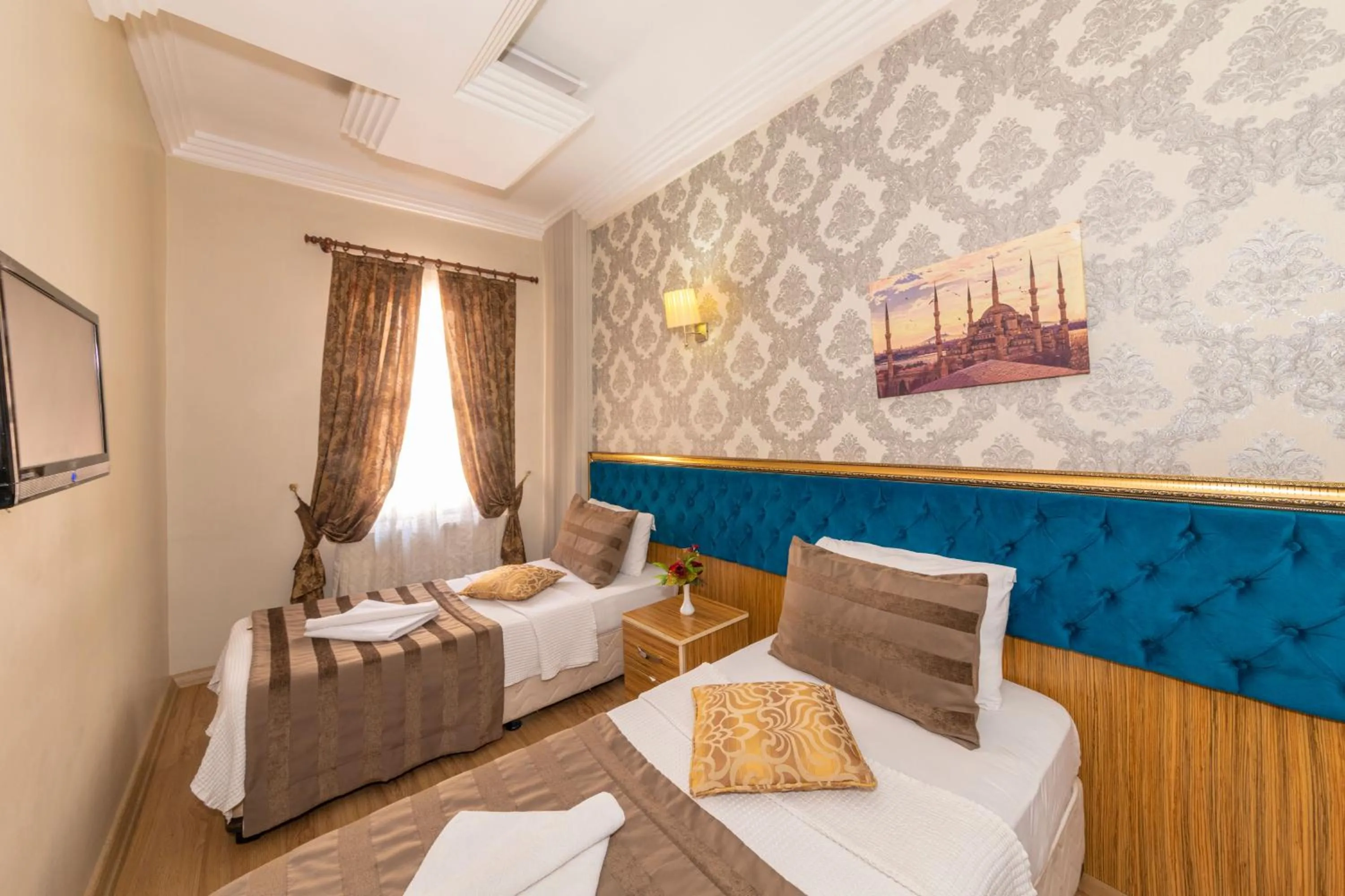 Bed in Ista Palace Hotel