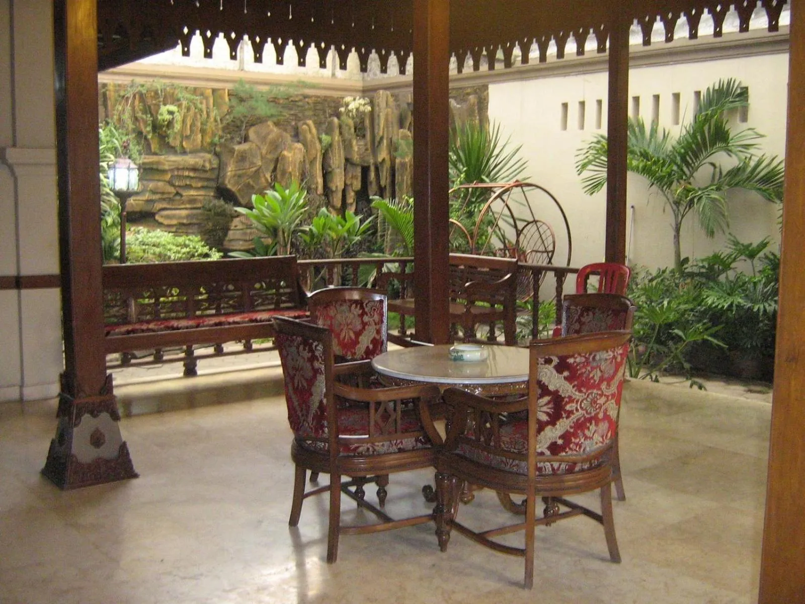 Seating area in Hotel Laweyan Solo