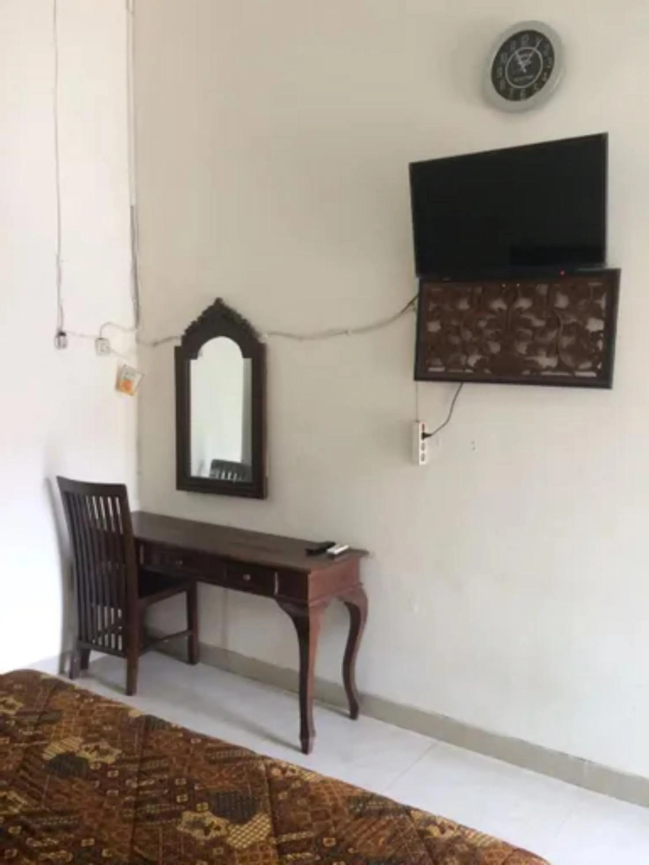 TV and multimedia in Hotel Laweyan Solo