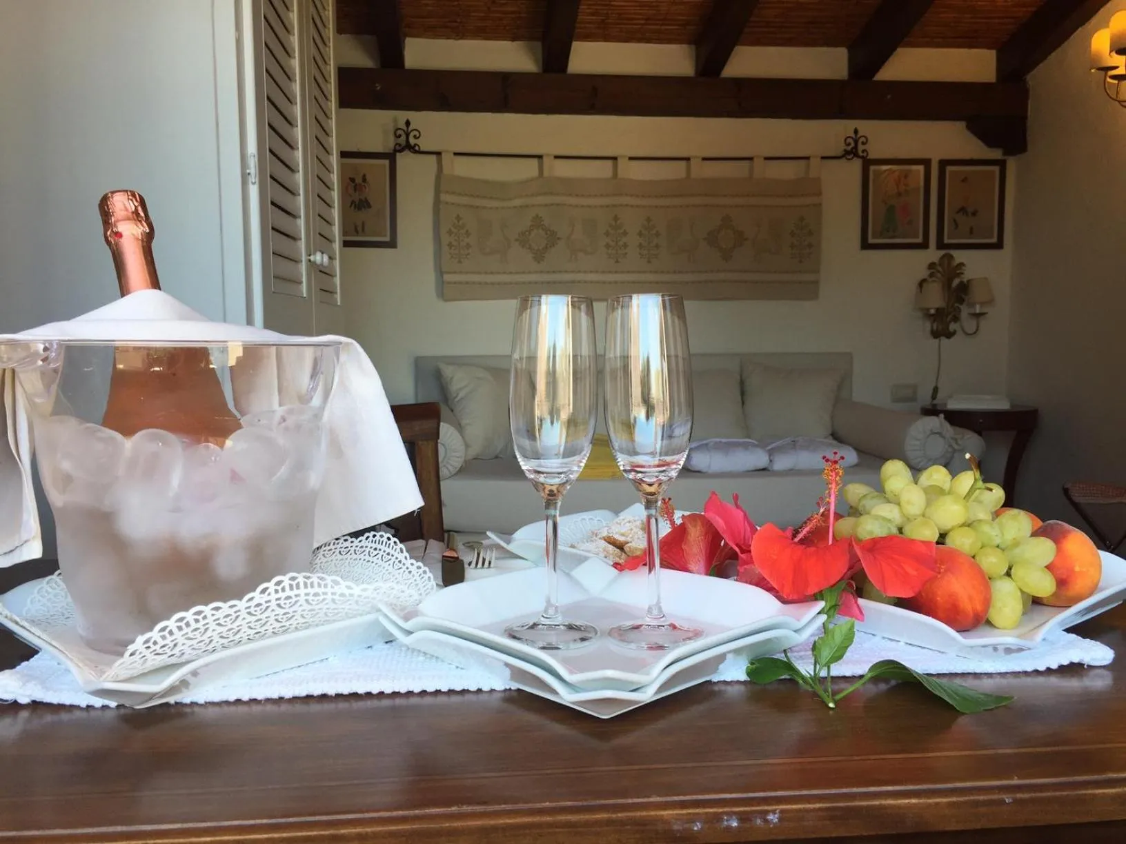 Drinks in Nora Club Hotel & Spa