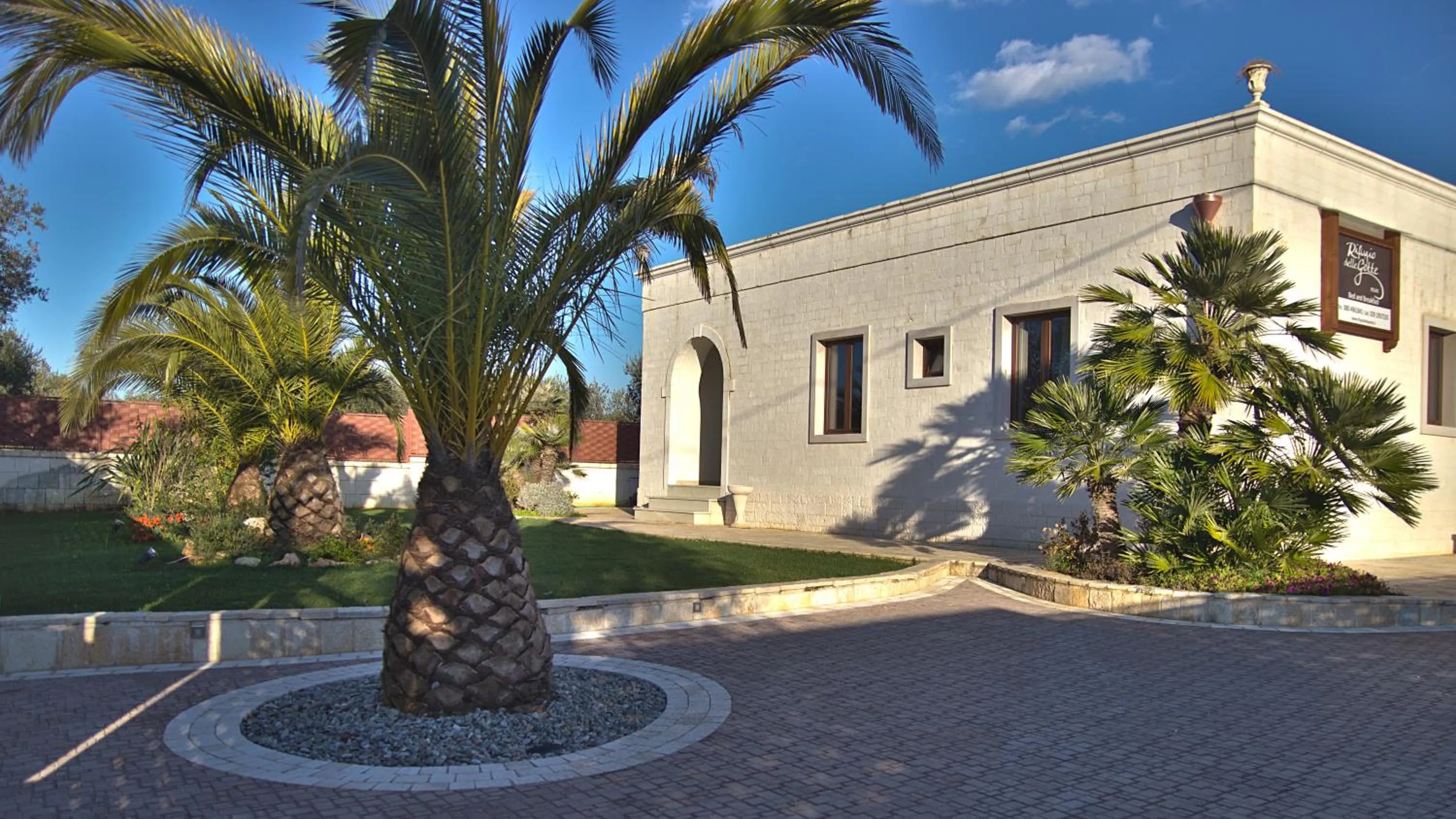 Facade/entrance in Rifugio Delle Grotte
