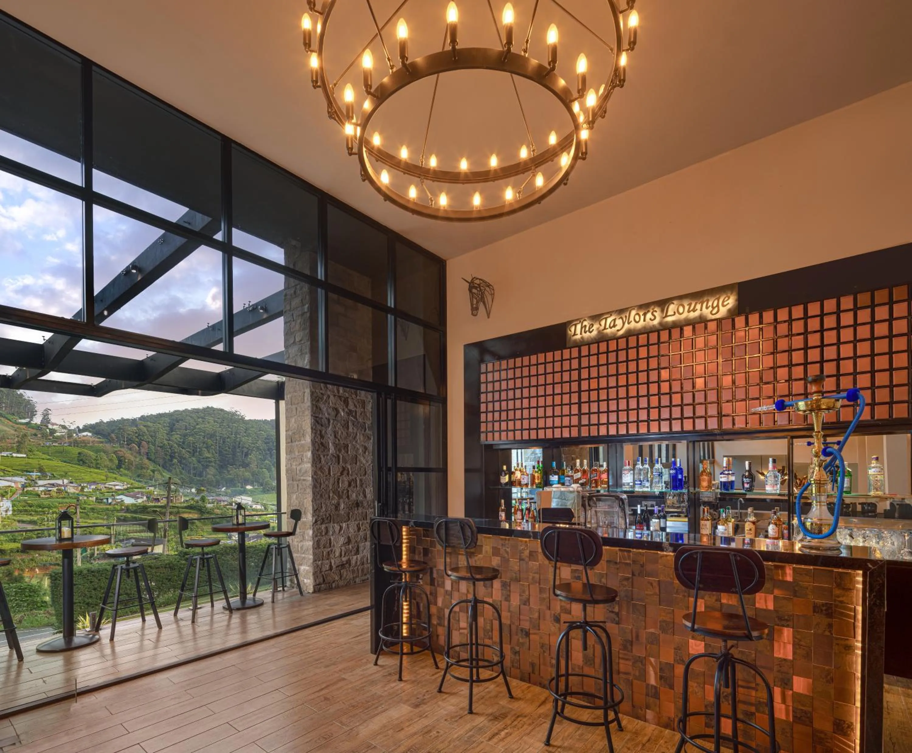 Lobby or reception in The Golden Ridge Hotel