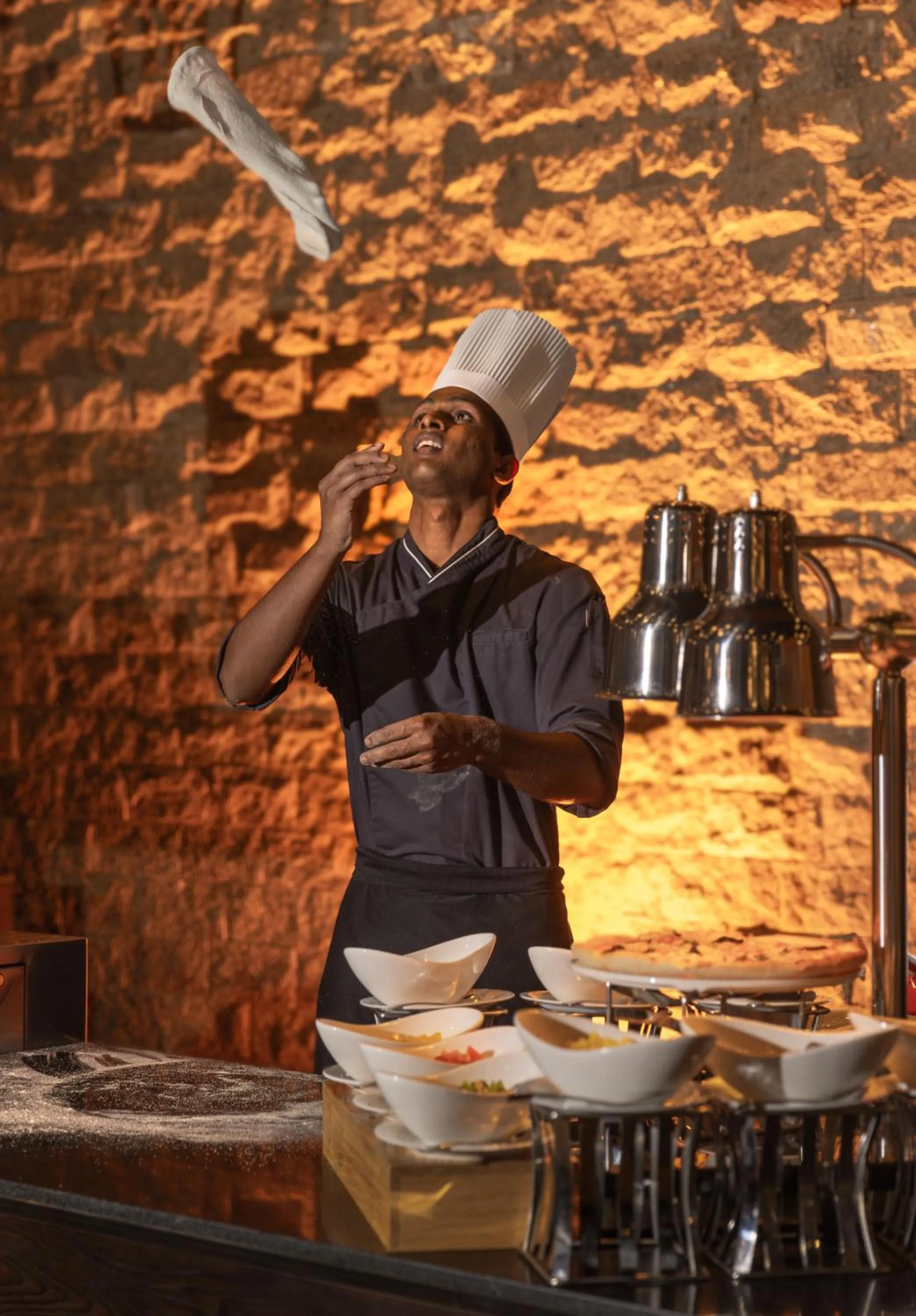 Restaurant/places to eat in The Golden Ridge Hotel