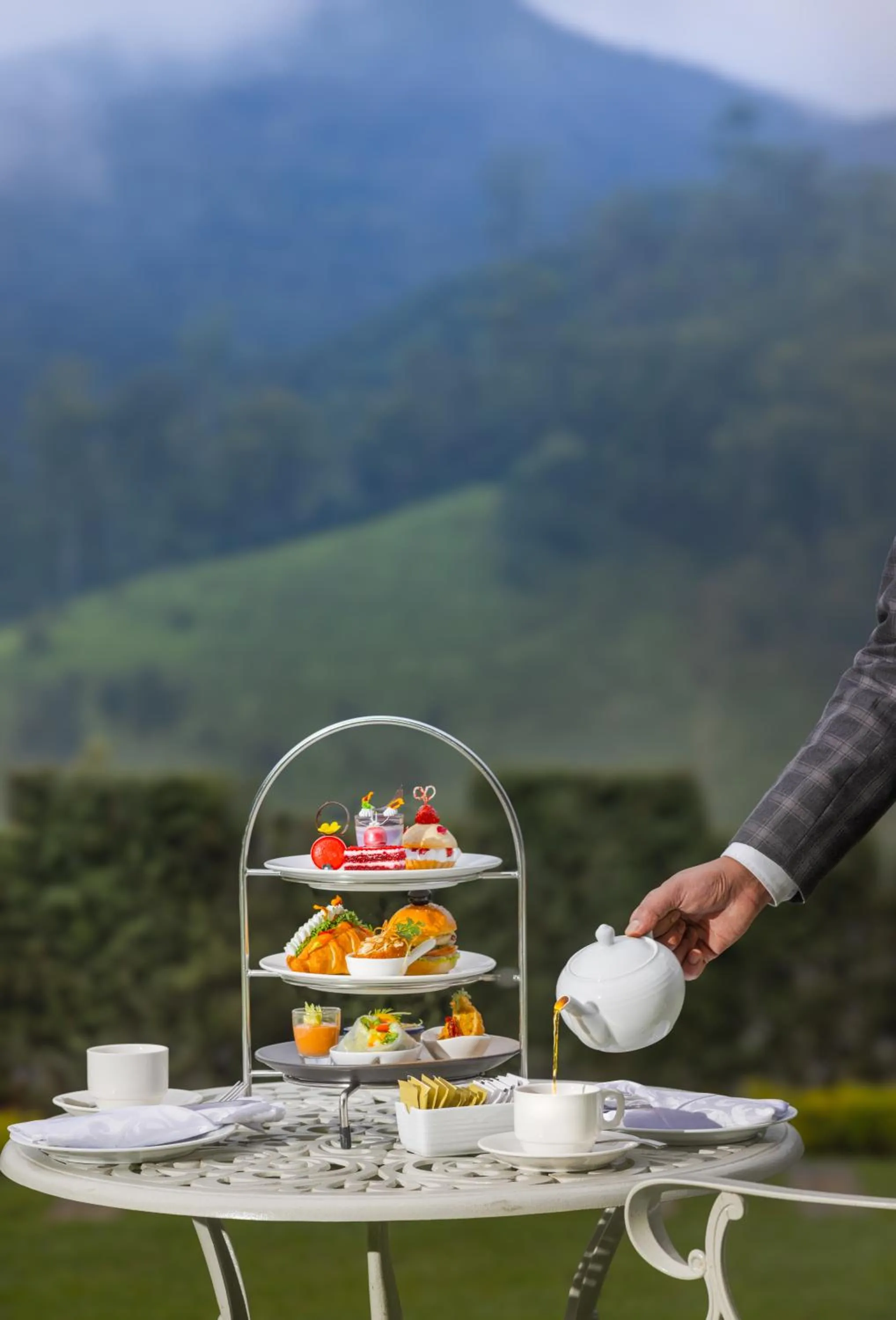 Coffee/tea facilities in The Golden Ridge Hotel