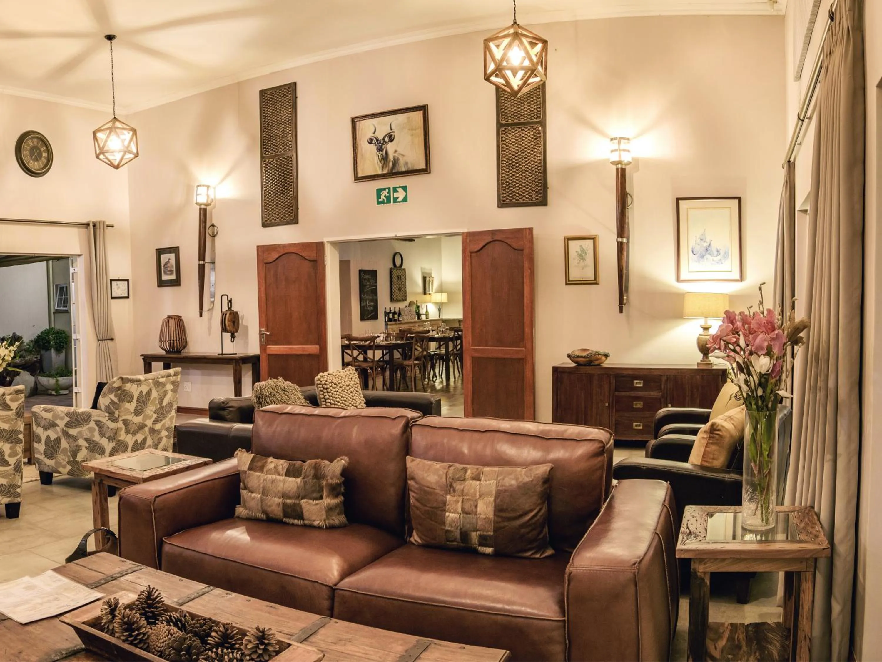 Lounge or bar in Monkey Thorn Lodge & Wellness Spa - Adults Only