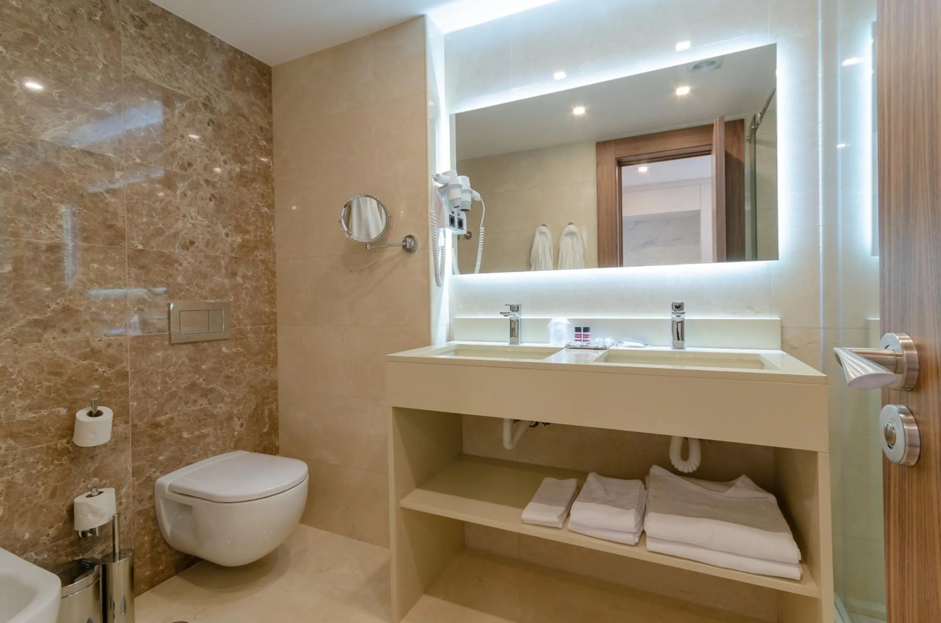 Bathroom in Hotel Lido