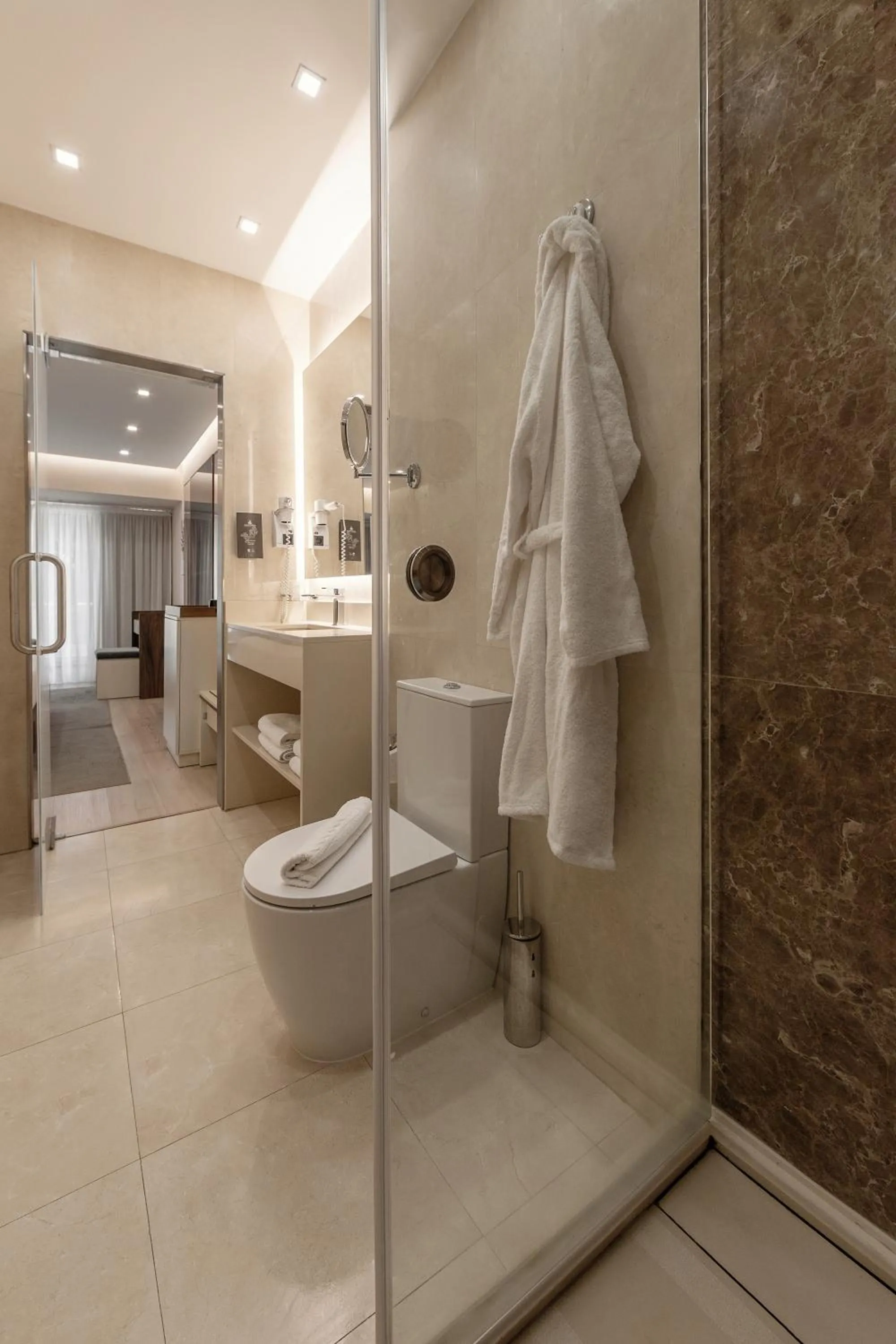 Shower in Hotel Lido